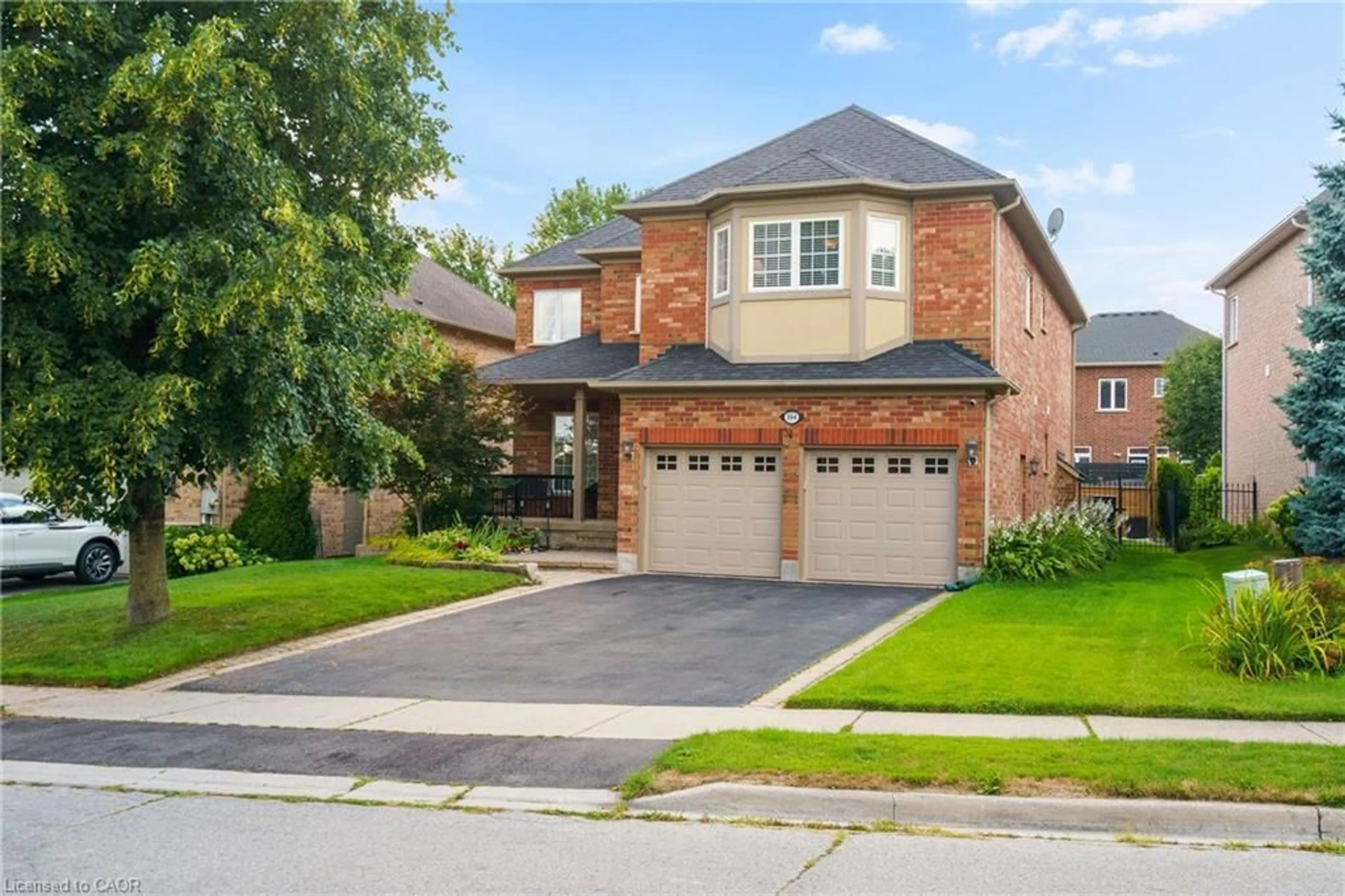 Home with brick exterior material, street for 104 Davidson Blvd, Dundas Ontario L9H 7M4