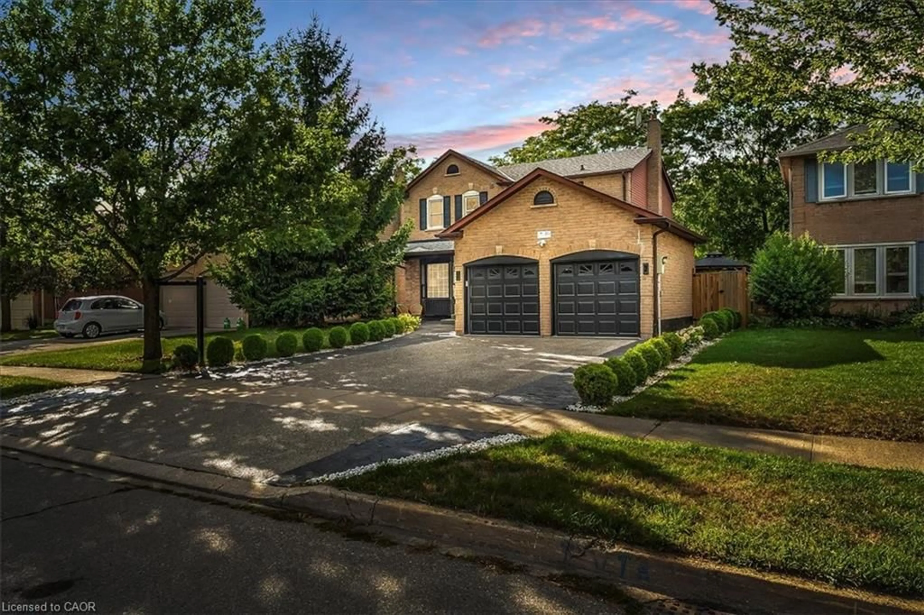 Unknown for 301 O'donoghue Ave, Oakville Ontario L6H 3W5