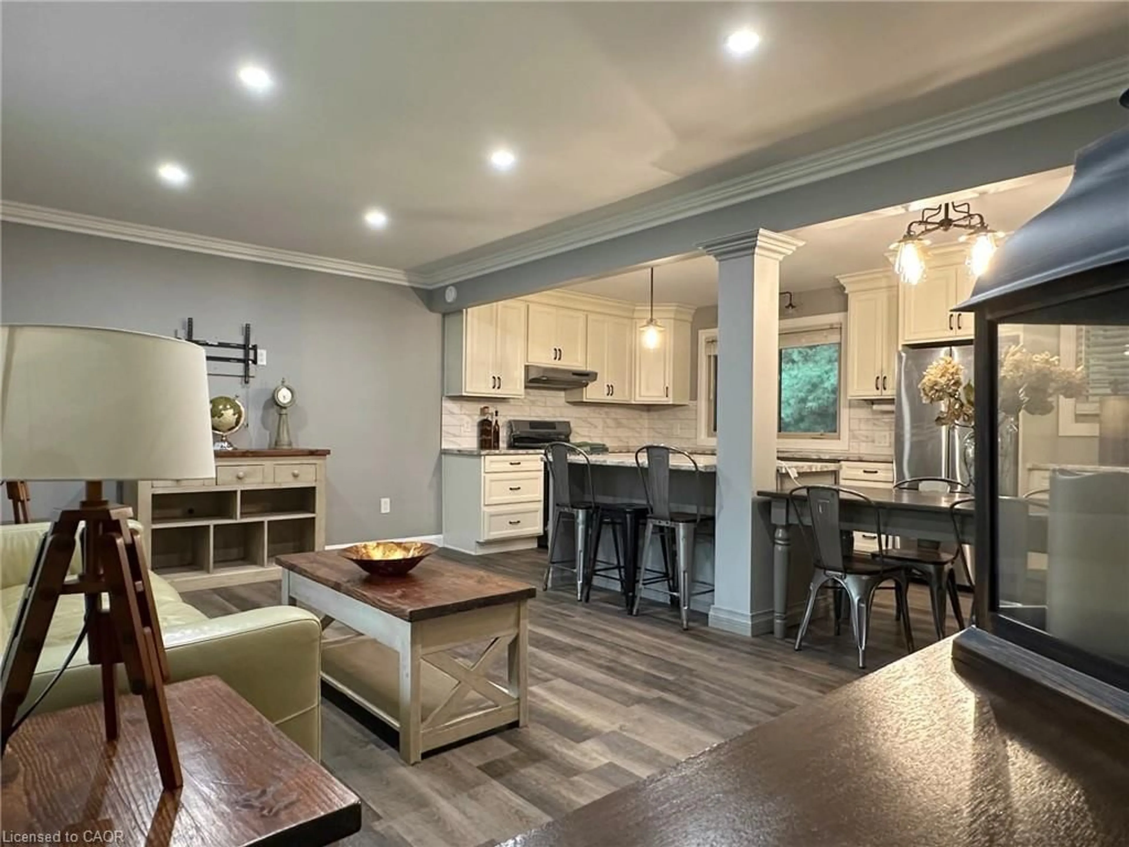 Open concept kitchen, wood/laminate floor for 12 Sunset Dr, Simcoe Ontario N3Y 3G3