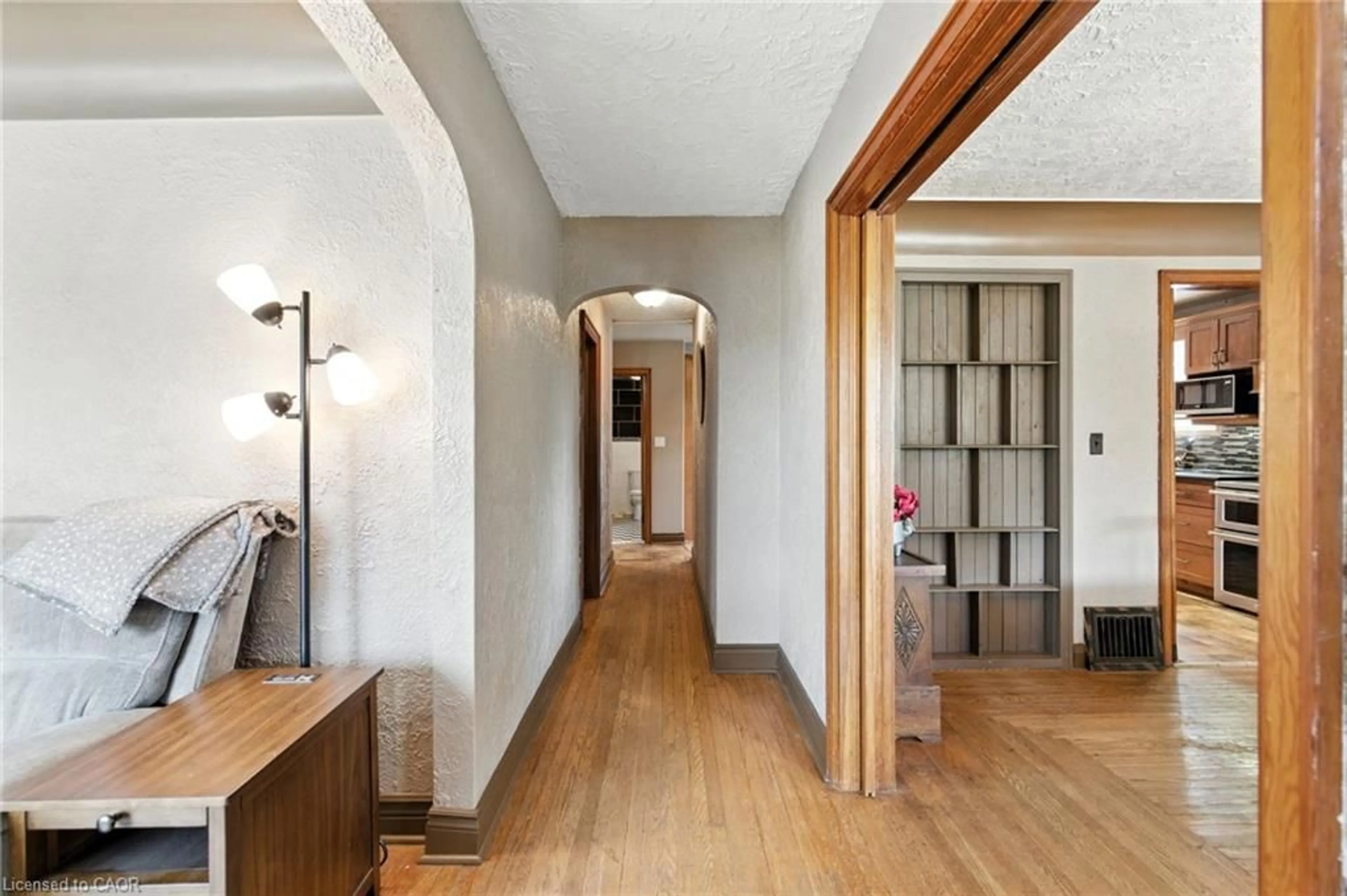 Indoor entryway for 897 Thompson Rd, Waterford Ontario N0E 1Y0