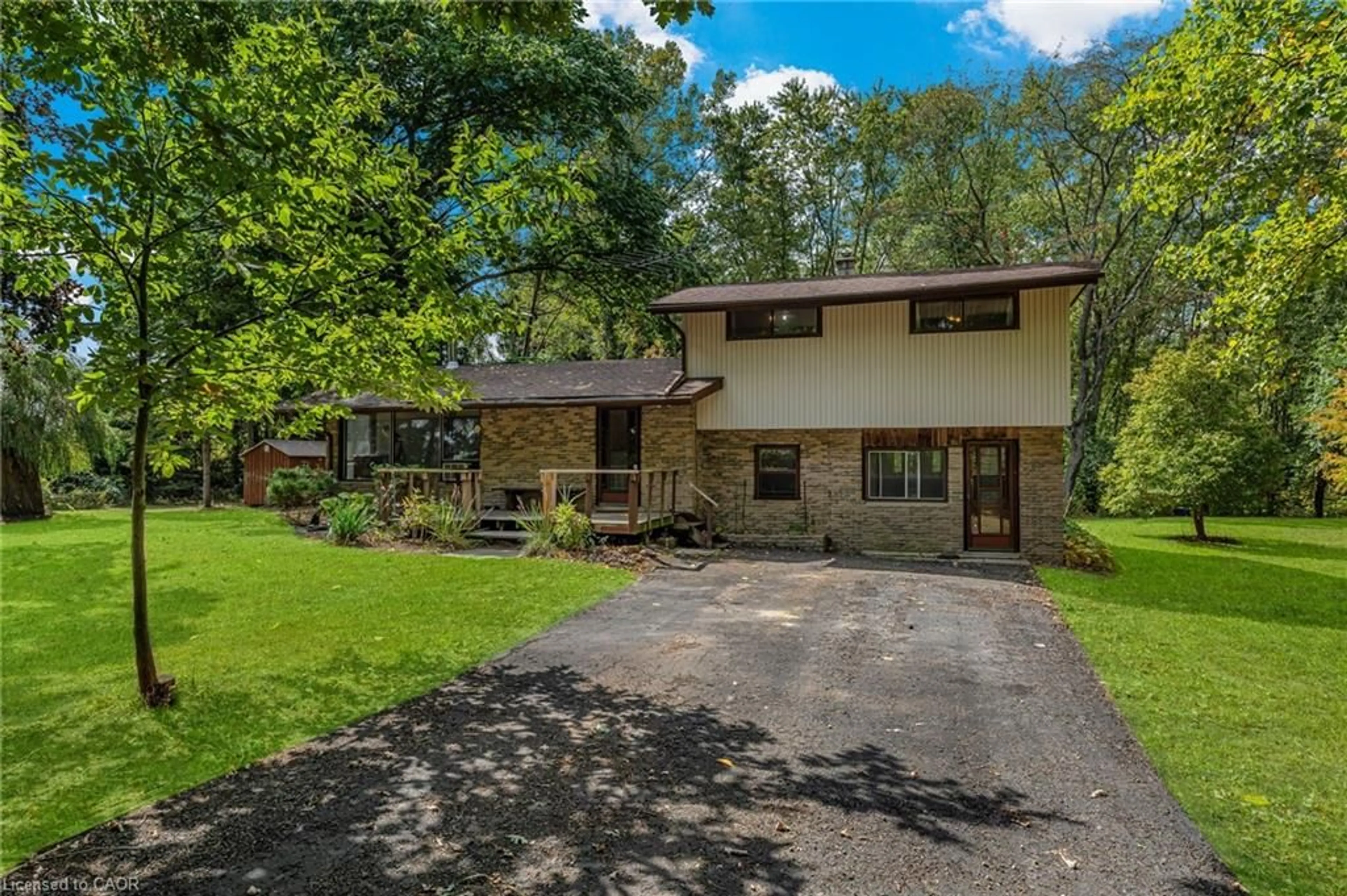 A pic from outside/outdoor area/front of a property/back of a property/a pic from drone, unknown for 927 Wainfleet/Dunnville Townline Rd, Dunnville Ontario N0A 1K0