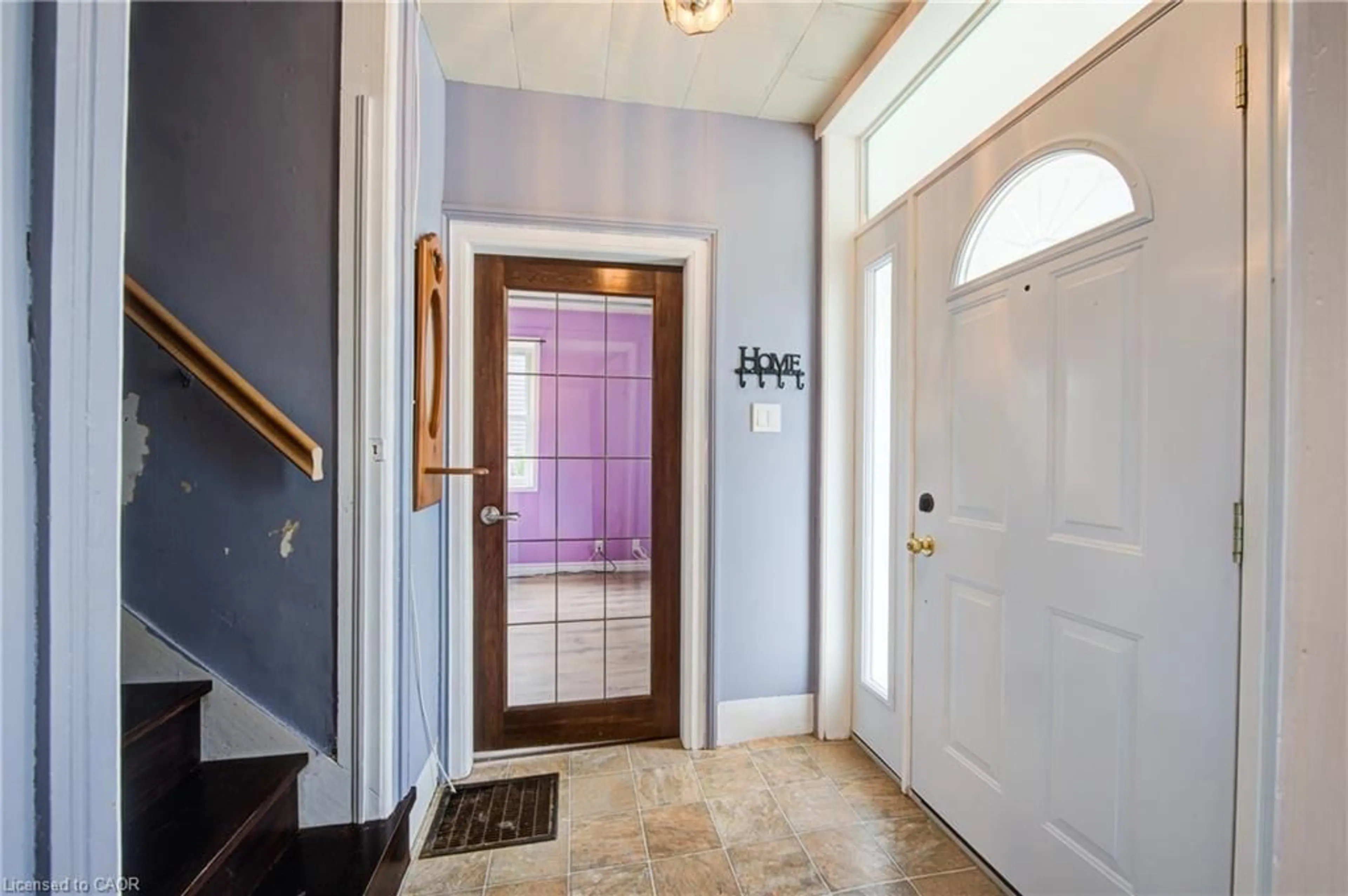 Indoor entryway for 37 Decew St, Tavistock Ontario N0B 2R0