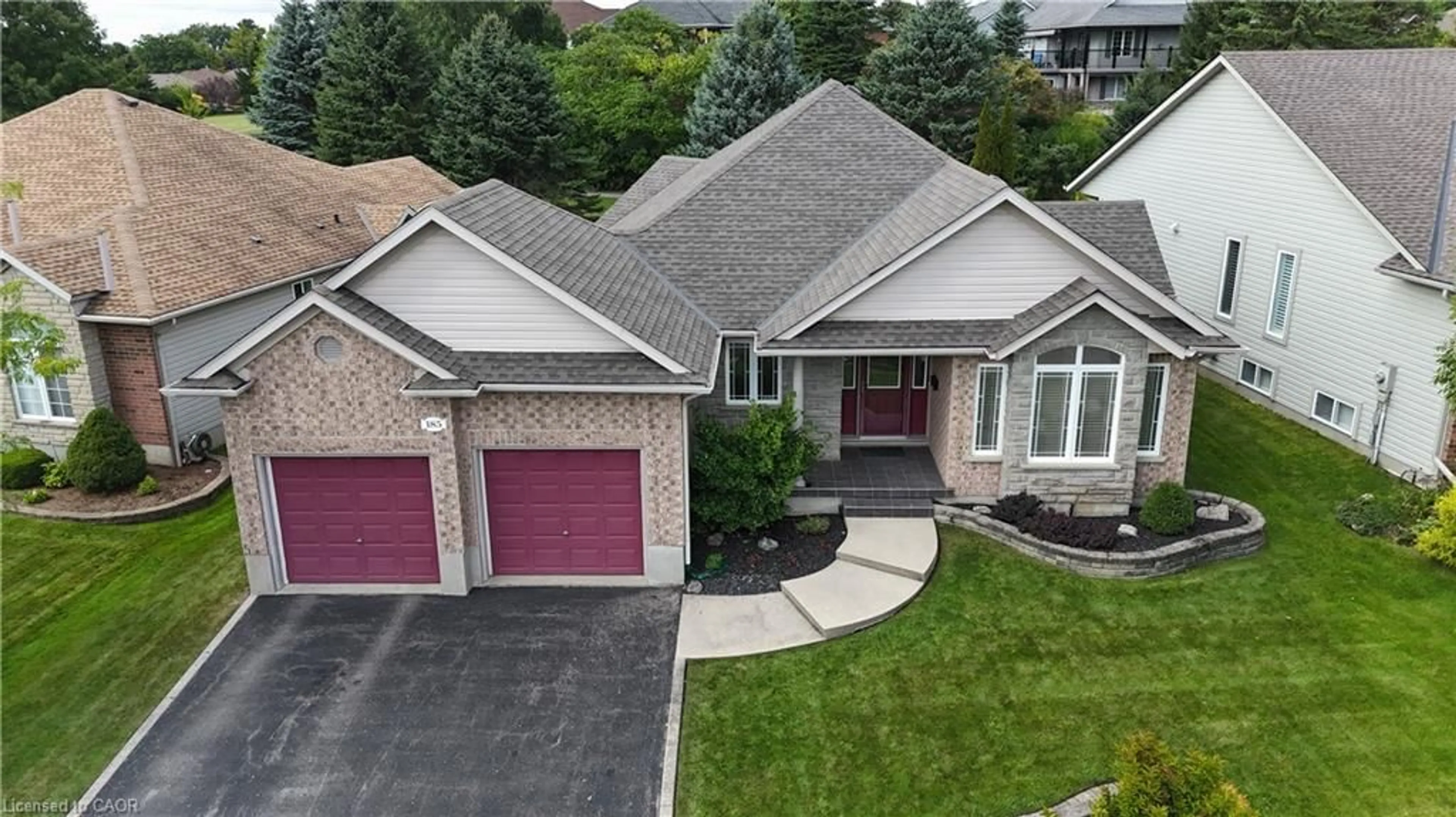 A pic from outside/outdoor area/front of a property/back of a property/a pic from drone, street for 185 Golf Links Dr #176, Baden Ontario N3A 3N9