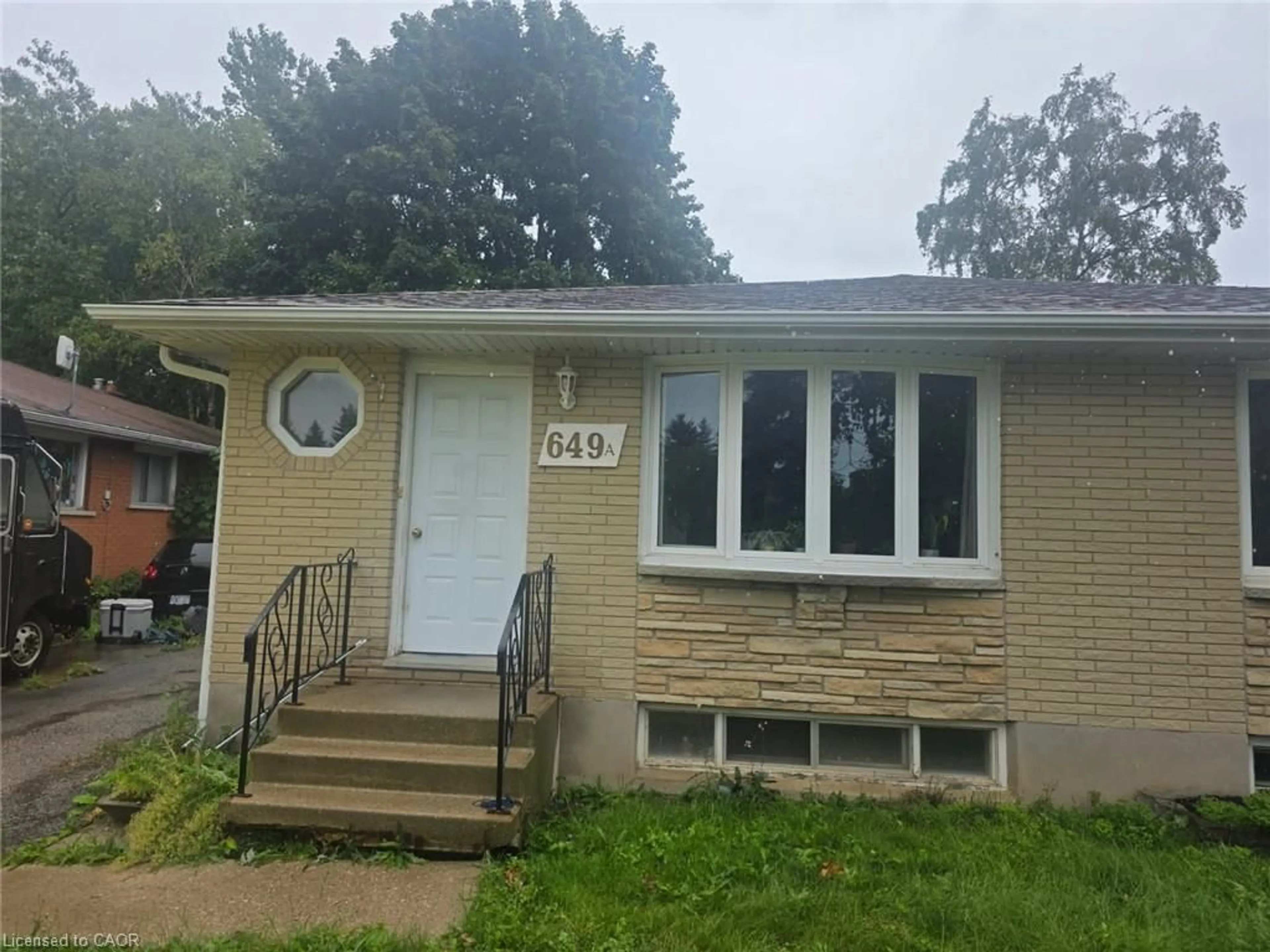 Unknown for 649 Silverbirch Rd #A, Waterloo Ontario N2L 4R4