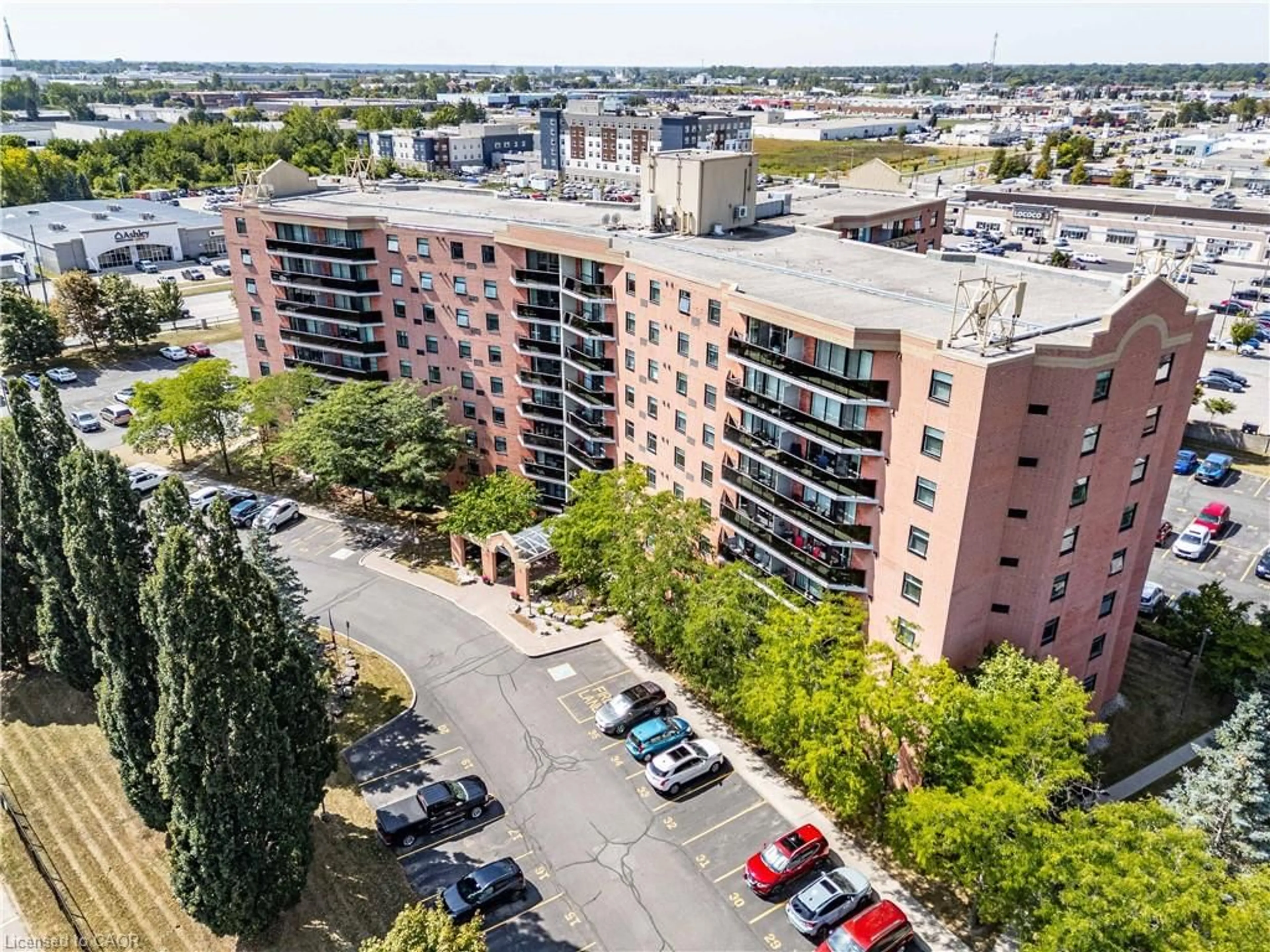 A pic from outside/outdoor area/front of a property/back of a property/a pic from drone, city buildings view from balcony for 9 Bonheur Crt #807, Brantford Ontario N3P 1Z5
