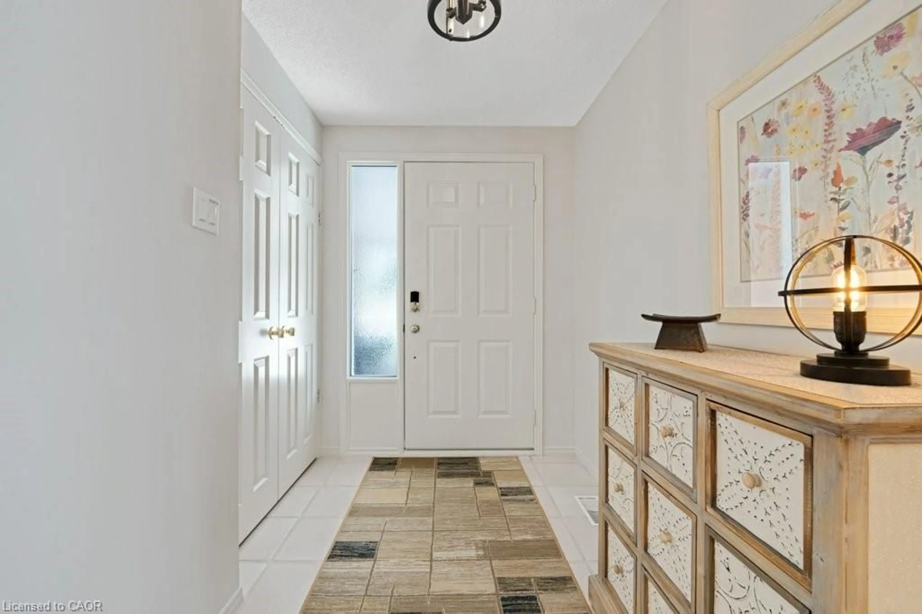 Indoor entryway for 15 Quinte Cres #15, Kitchener Ontario N2A 3K2