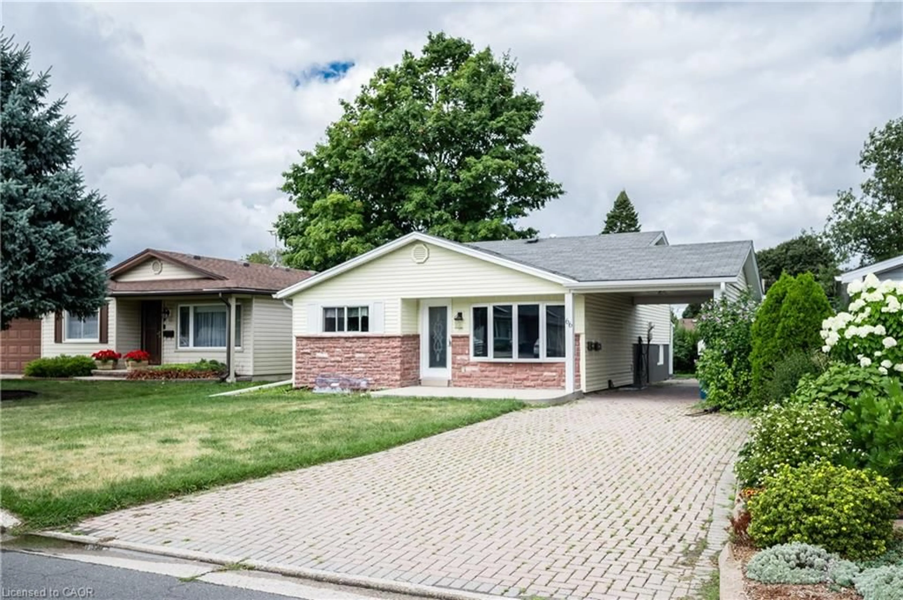 Home with vinyl exterior material, street for 66 Belwood Cres, Waterloo Ontario N2C 1Z3