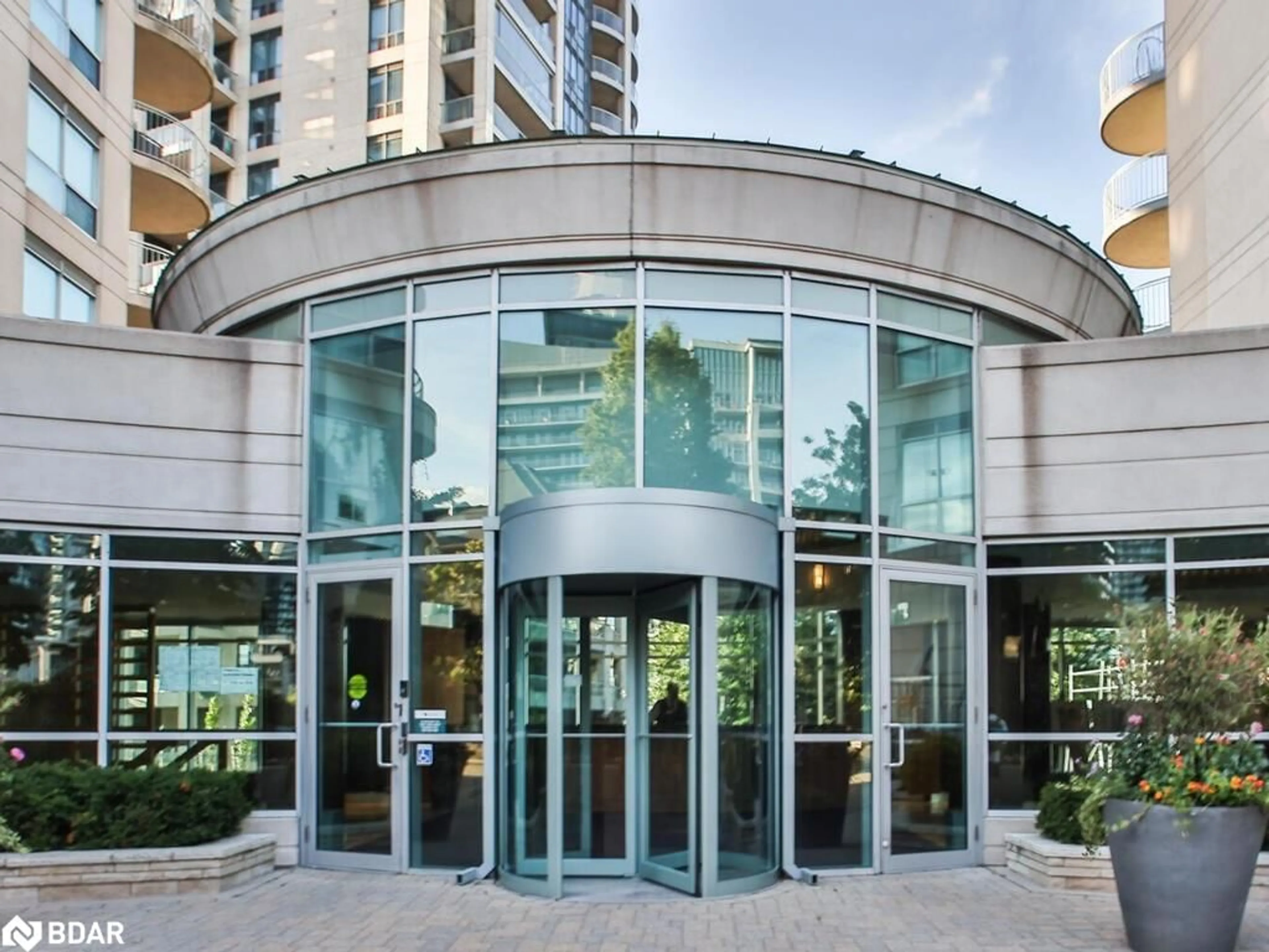 Indoor foyer for 2111 Lake Shore Blvd #719, Toronto Ontario M8V 4B2