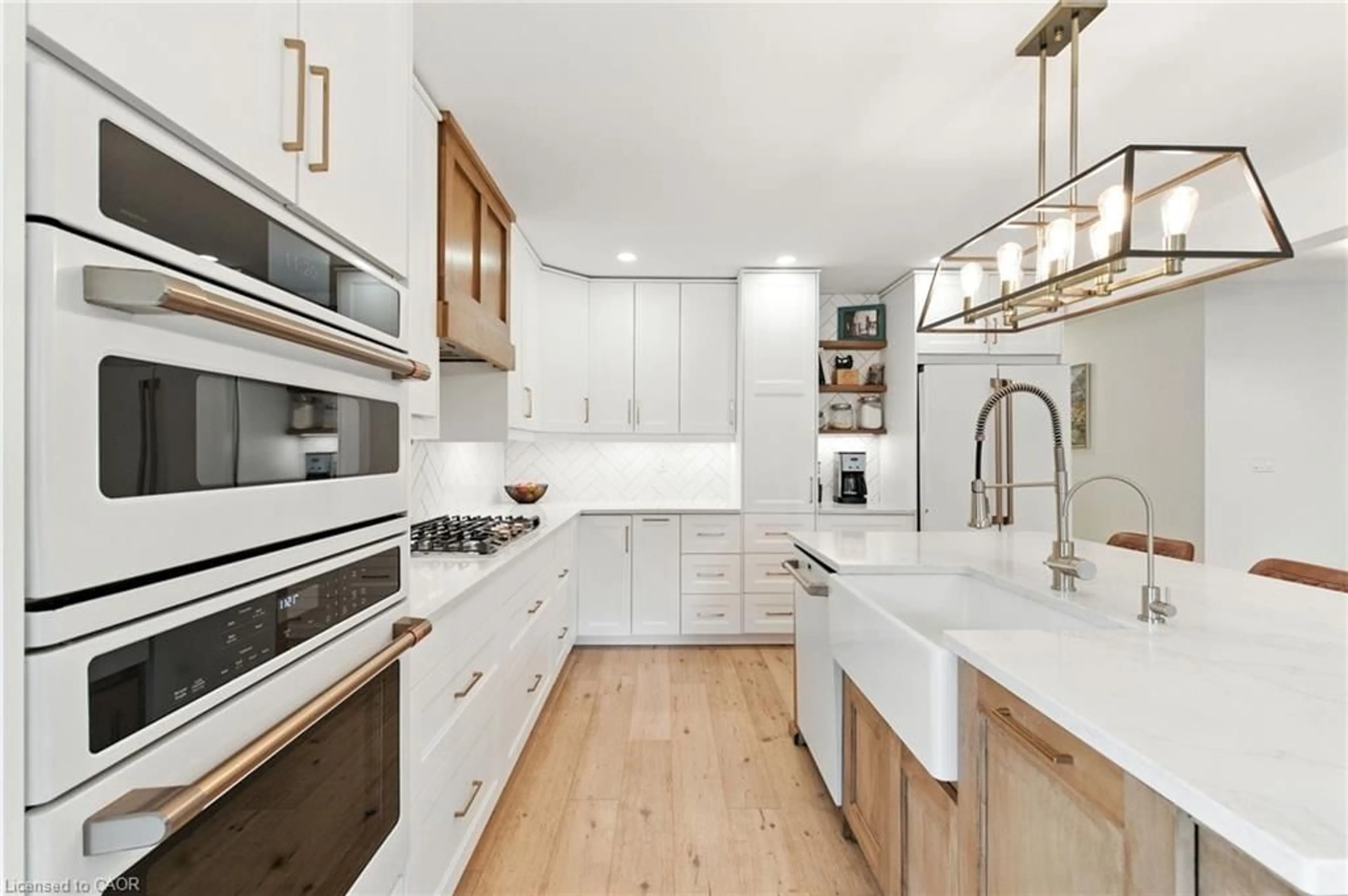 Contemporary kitchen, unknown for 210 Northlake Dr, Waterloo Ontario N2V 1A8
