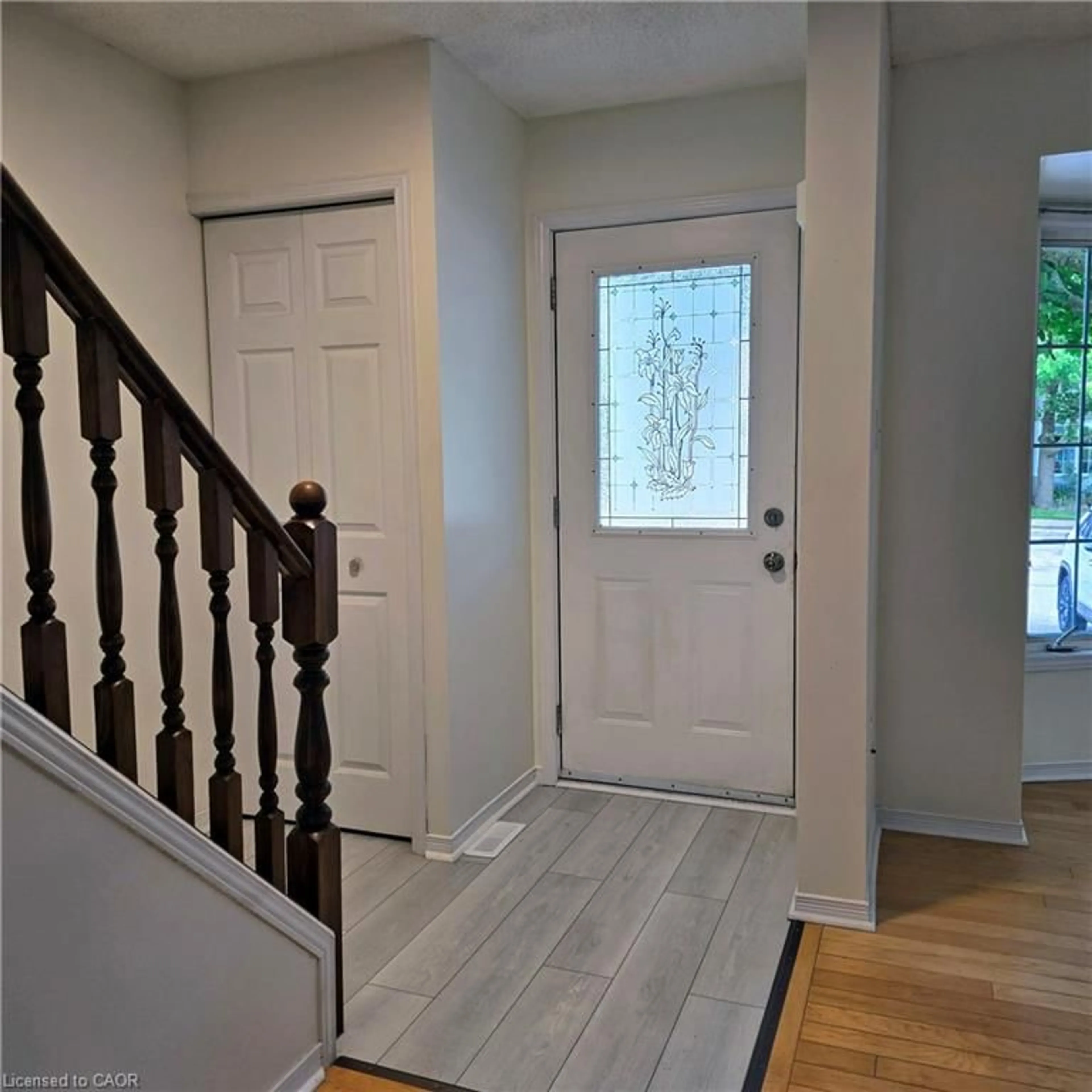 Indoor entryway for 235 Saginaw Pky #73, Cambridge Ontario N1T 1X4