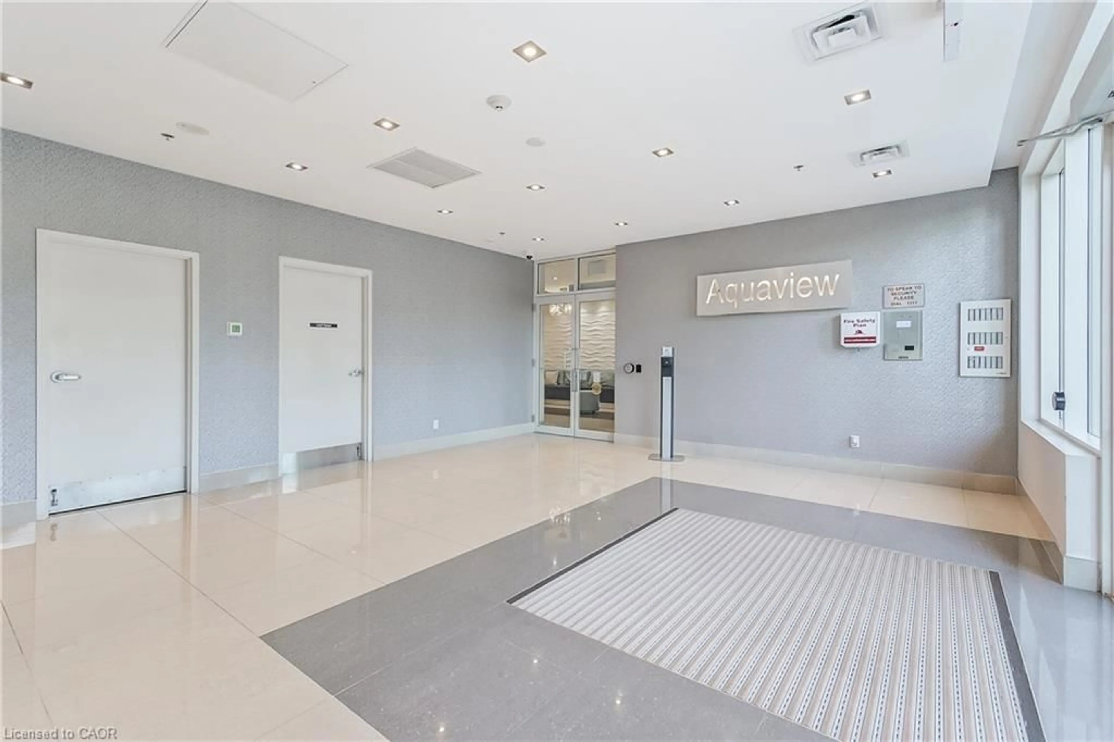 Indoor foyer for 3865 Lake Shore Blvd #320, Toronto Ontario M8W 0A2