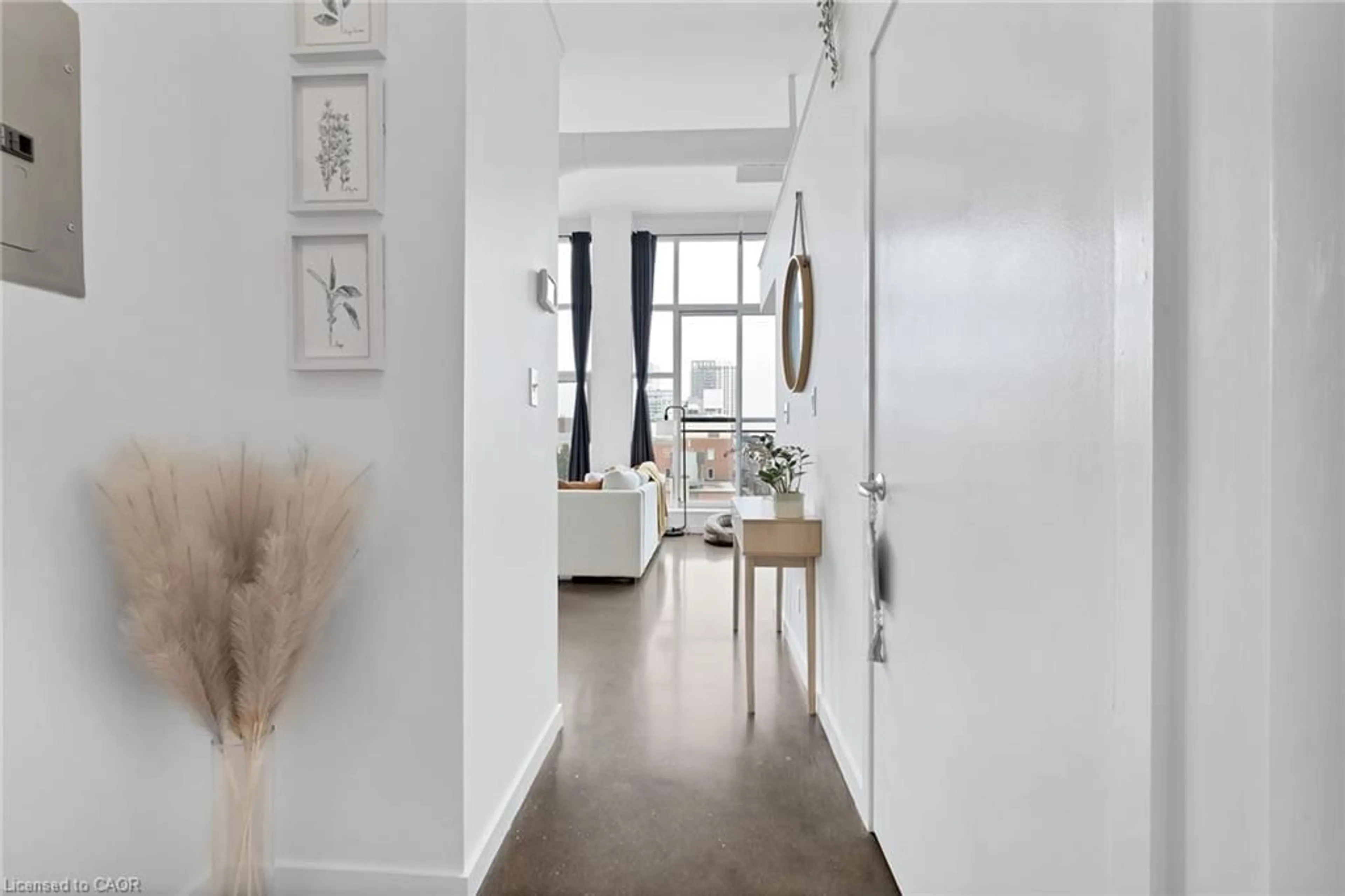 Indoor entryway for 404 King St #519, Kitchener Ontario N2G 2L5