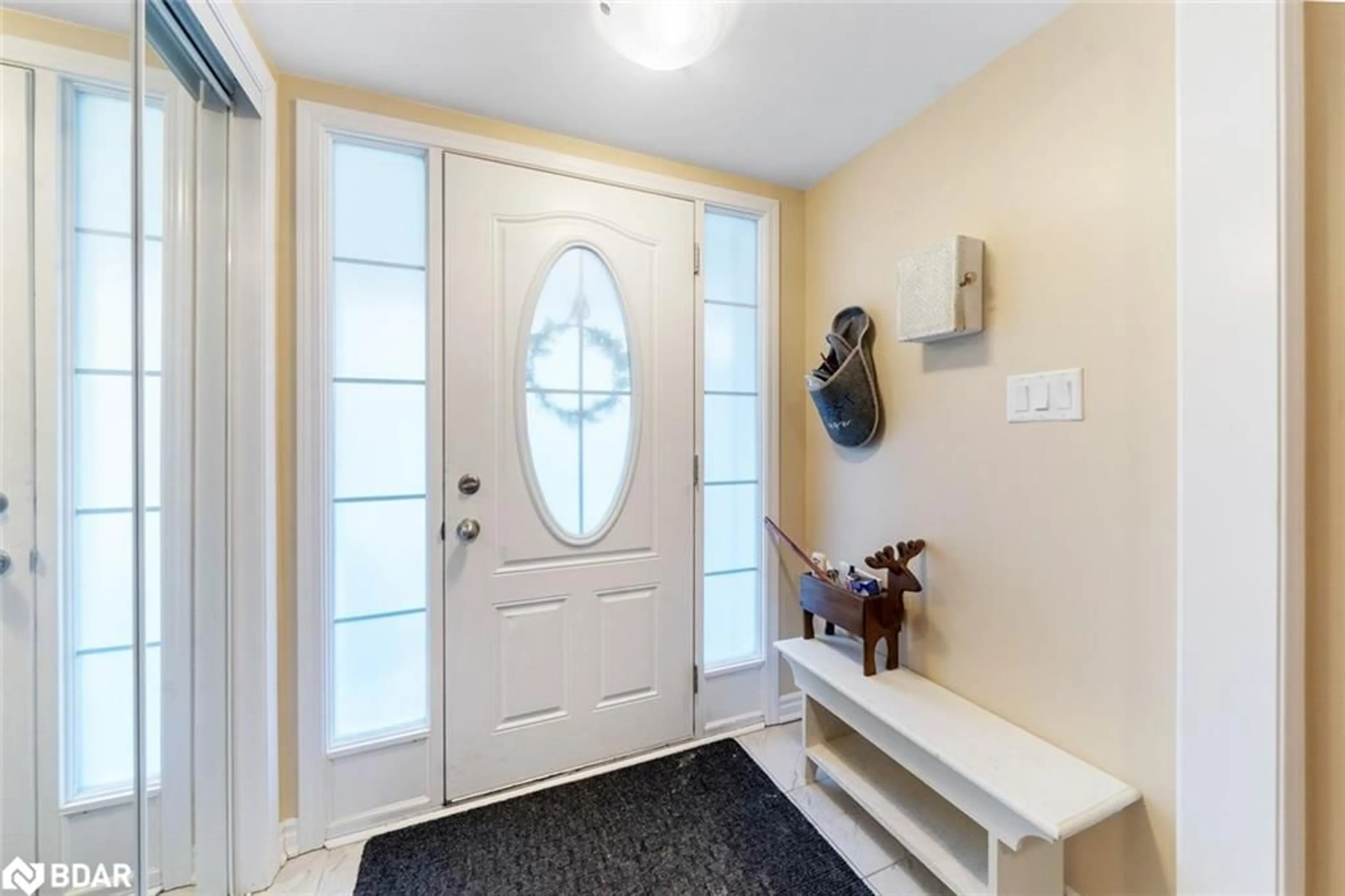 Indoor entryway for 2479 Fall Harvest Crescent, Pickering Ontario L1X 0G1