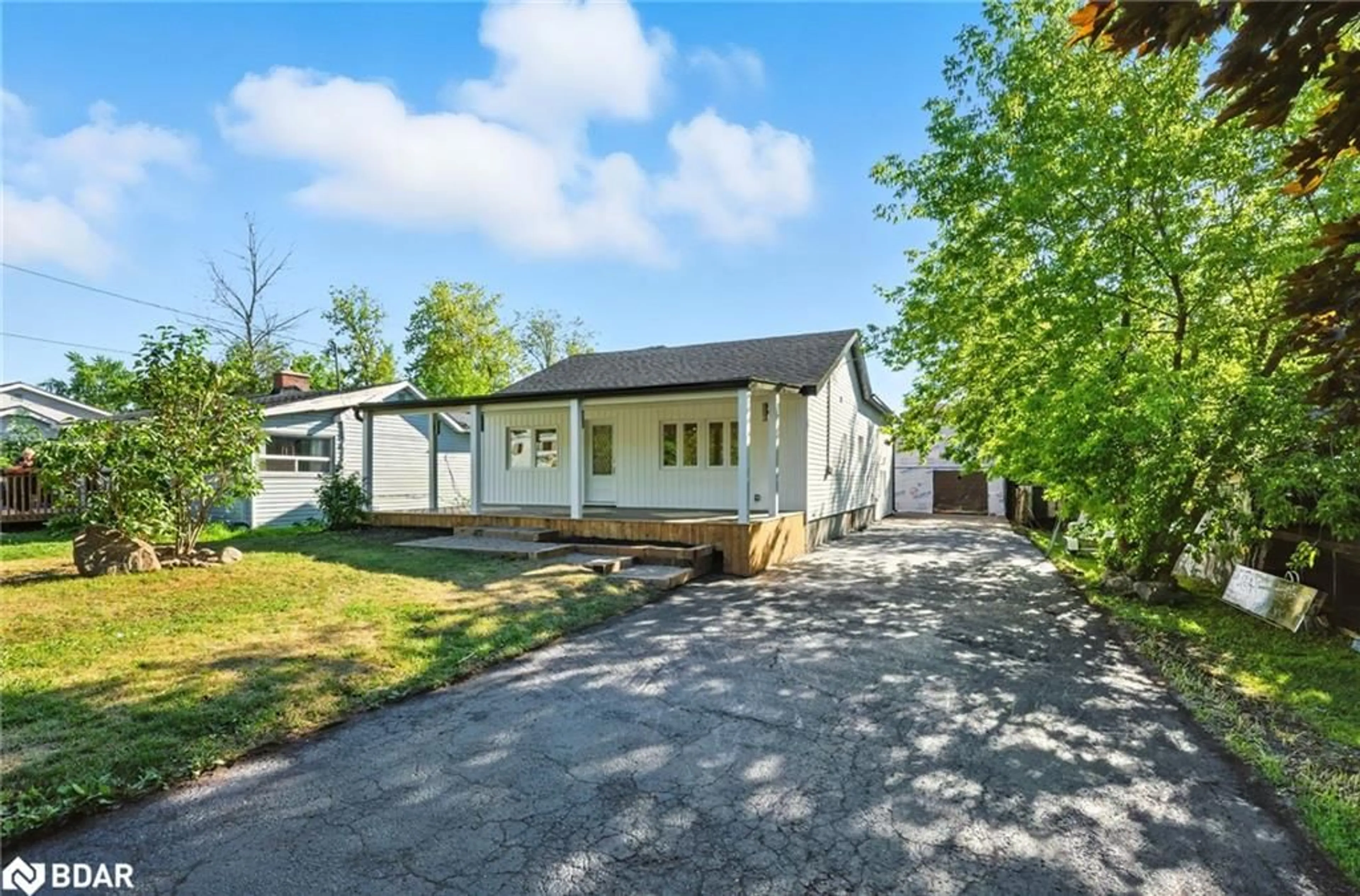 A pic from outside/outdoor area/front of a property/back of a property/a pic from drone, street for 778 Sheppard Ave, Georgina Ontario L4P 3E9