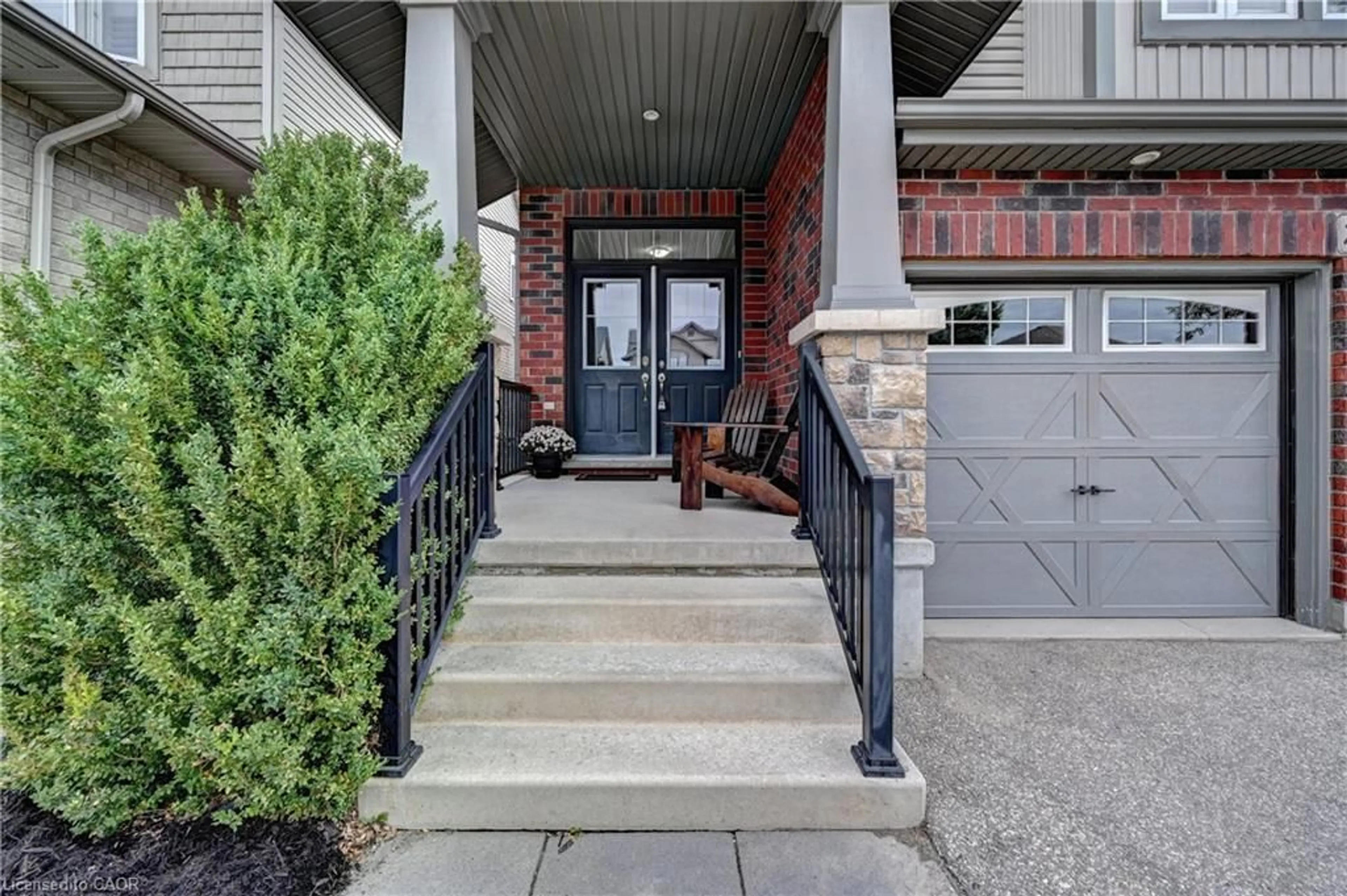 Indoor entryway for 72 Helena Feasby St, Kitchener Ontario N2E 4L5