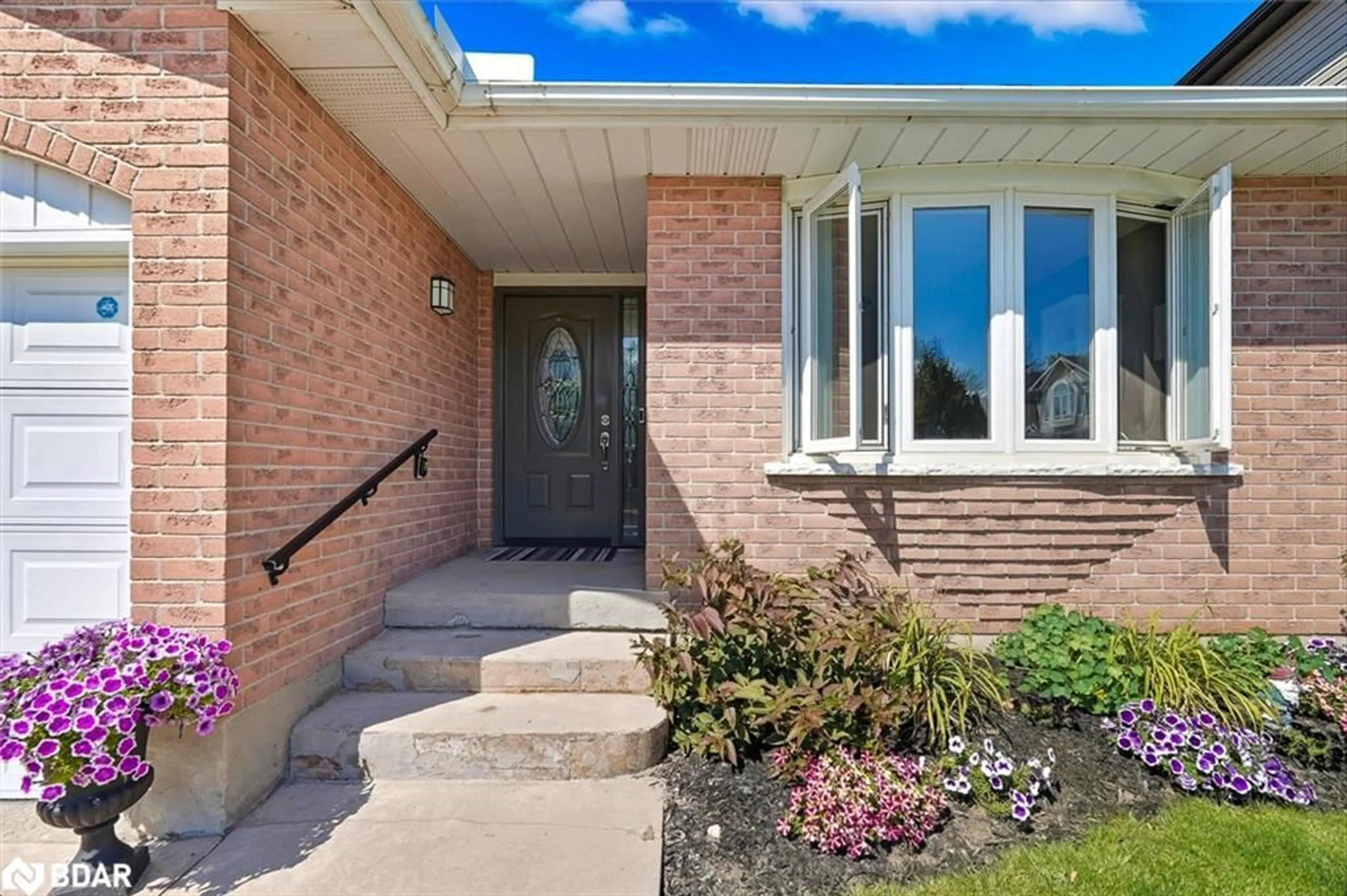 Home with brick exterior material, street for 286 Tagge Cres, Kitchener Ontario N2K 3R7