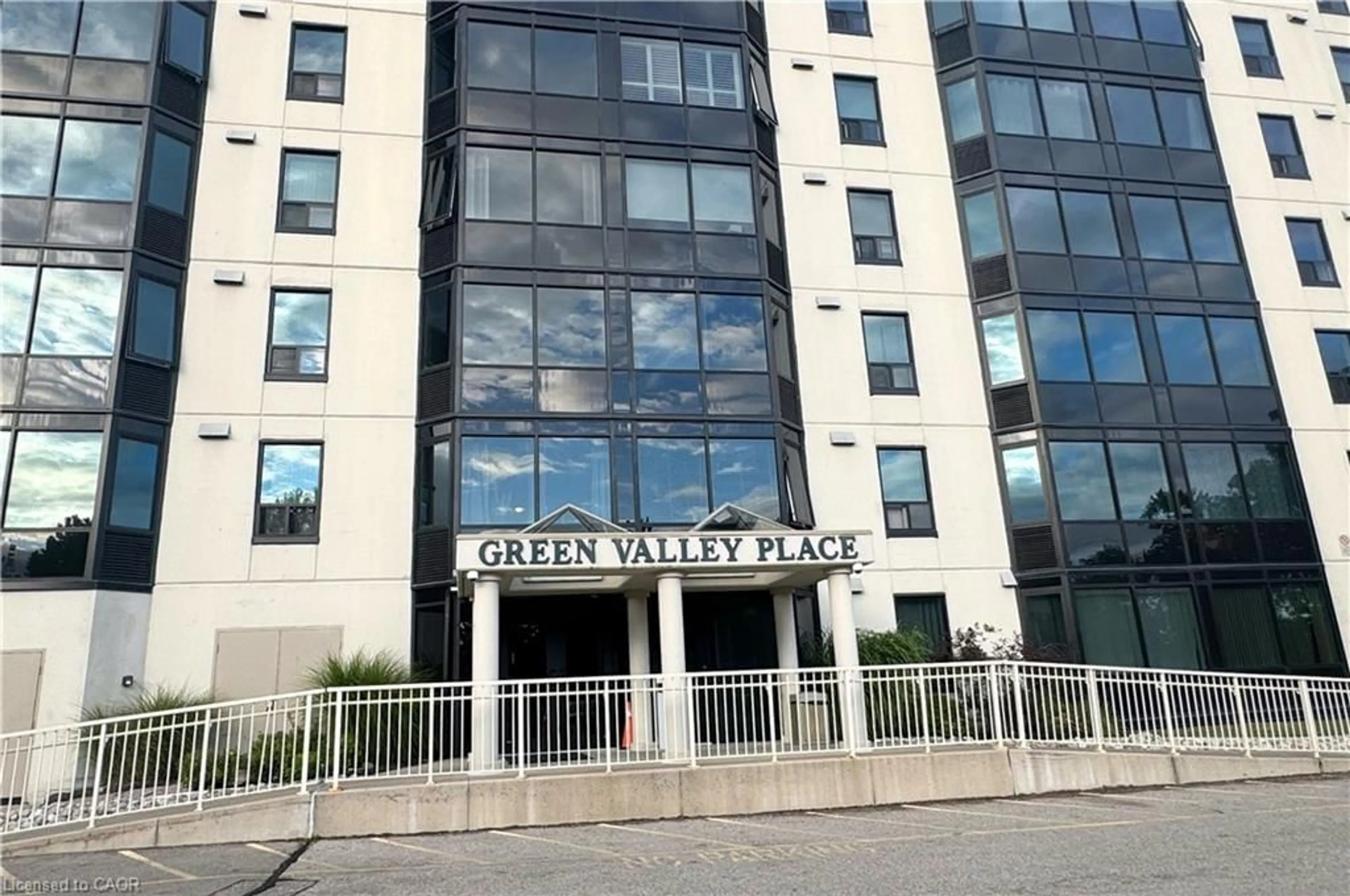 Unknown for 35 Green Valley Dr #1605, Kitchener Ontario N2P 2A5