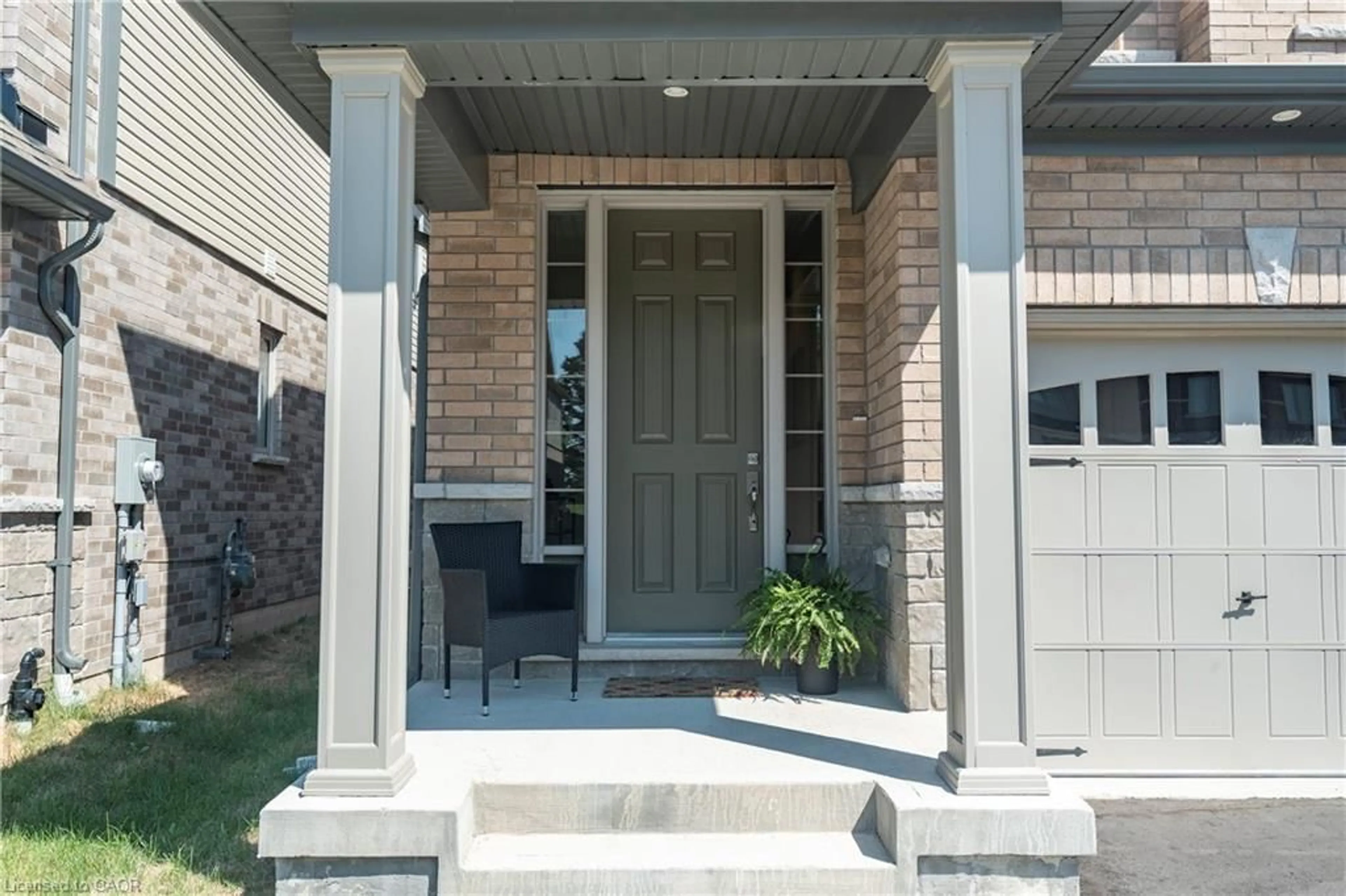 Indoor entryway for 281 Broadacre Dr, Kitchener Ontario N2R 0S6