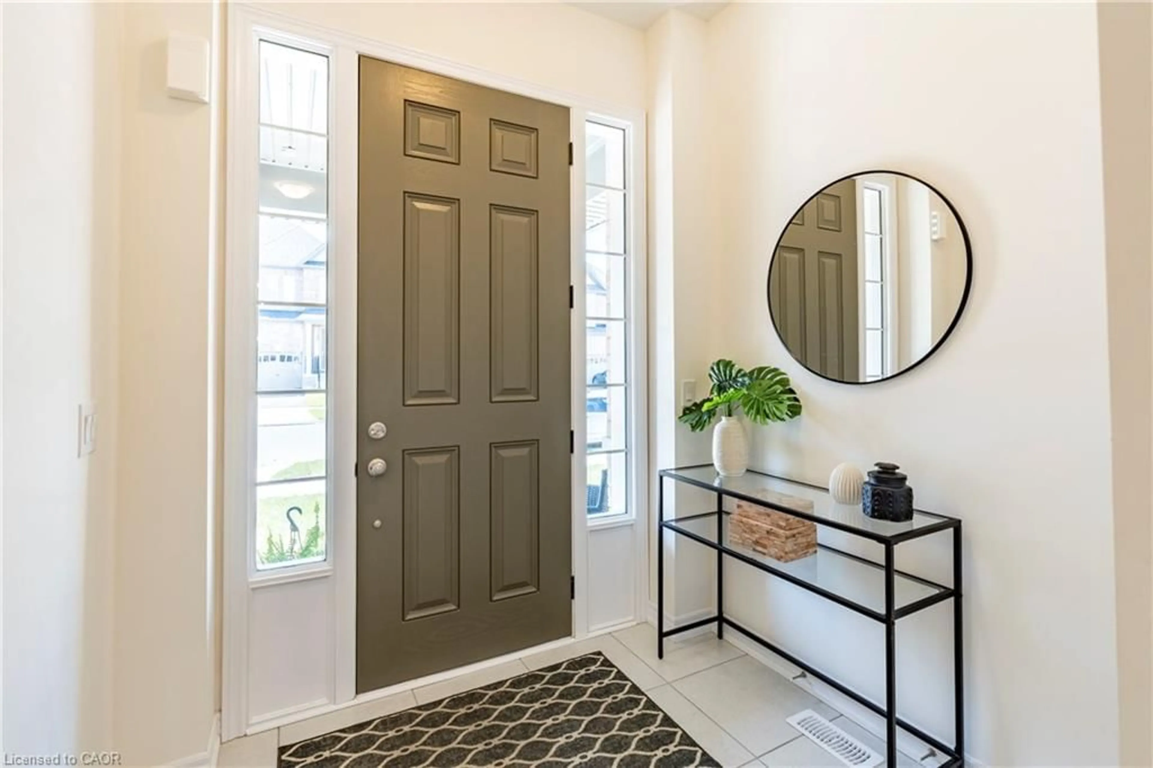 Indoor entryway for 281 Broadacre Dr, Kitchener Ontario N2R 0S6