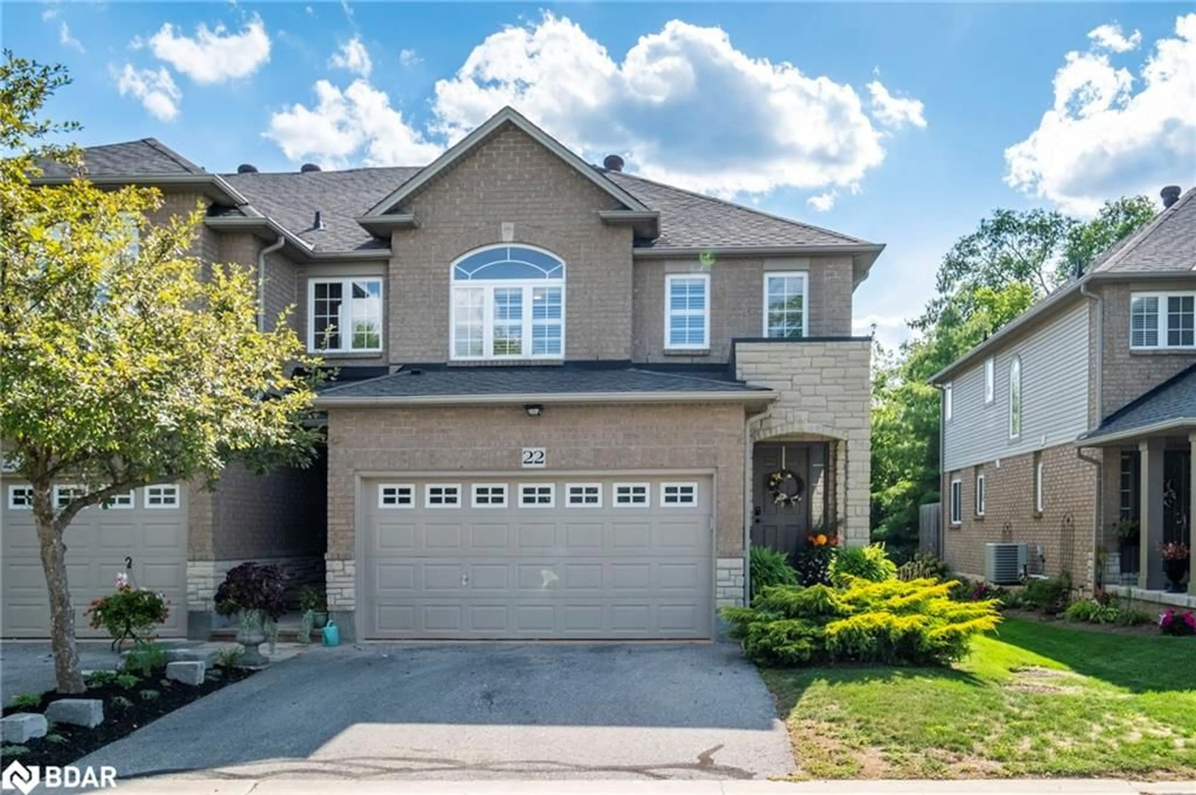 Home with brick exterior material, street for 130 Robert St #22, Milton Ontario L9T 6E3
