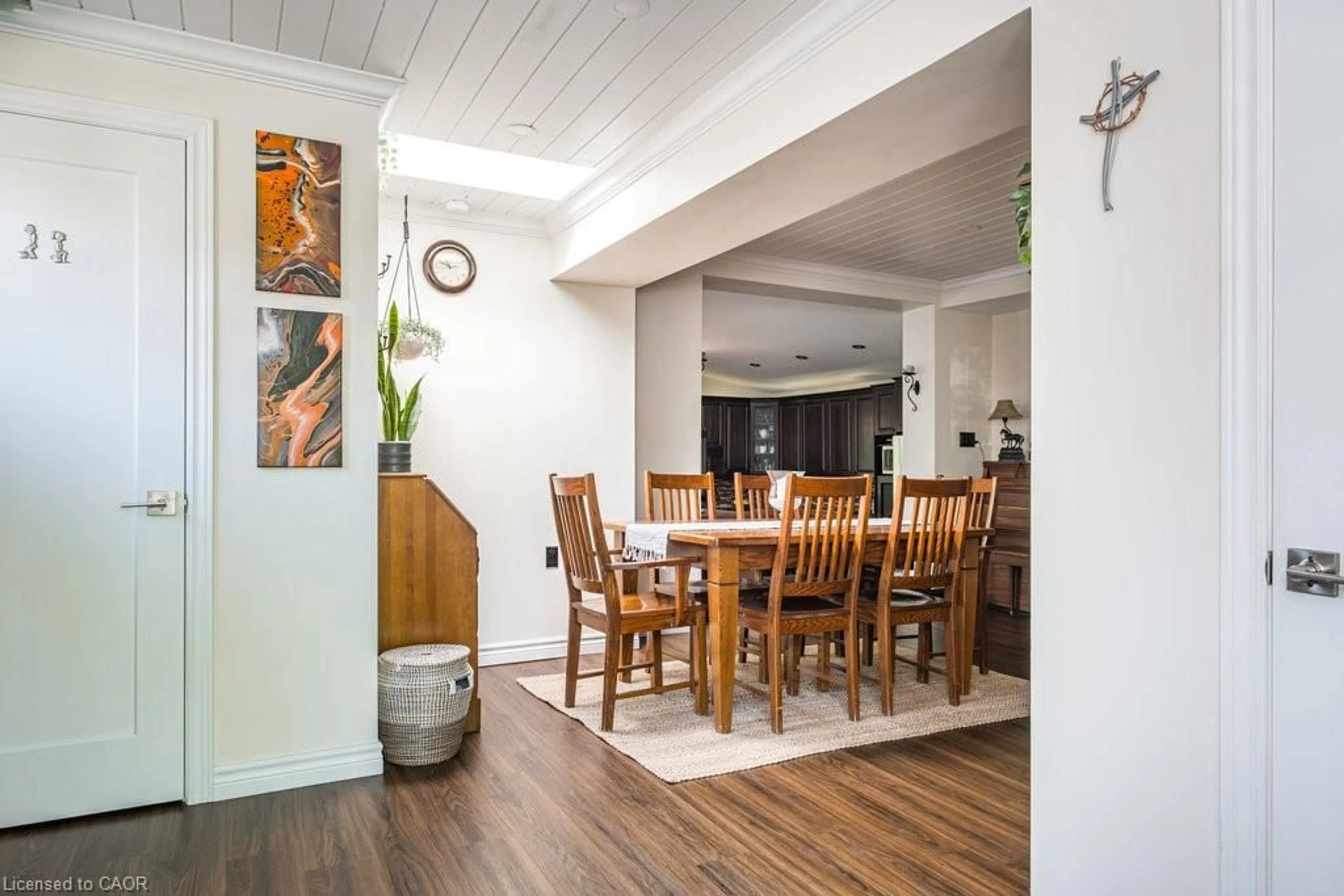 Dining room, wood/laminate floor for 87 East 9th St, Hamilton Ontario L9A 3M9
