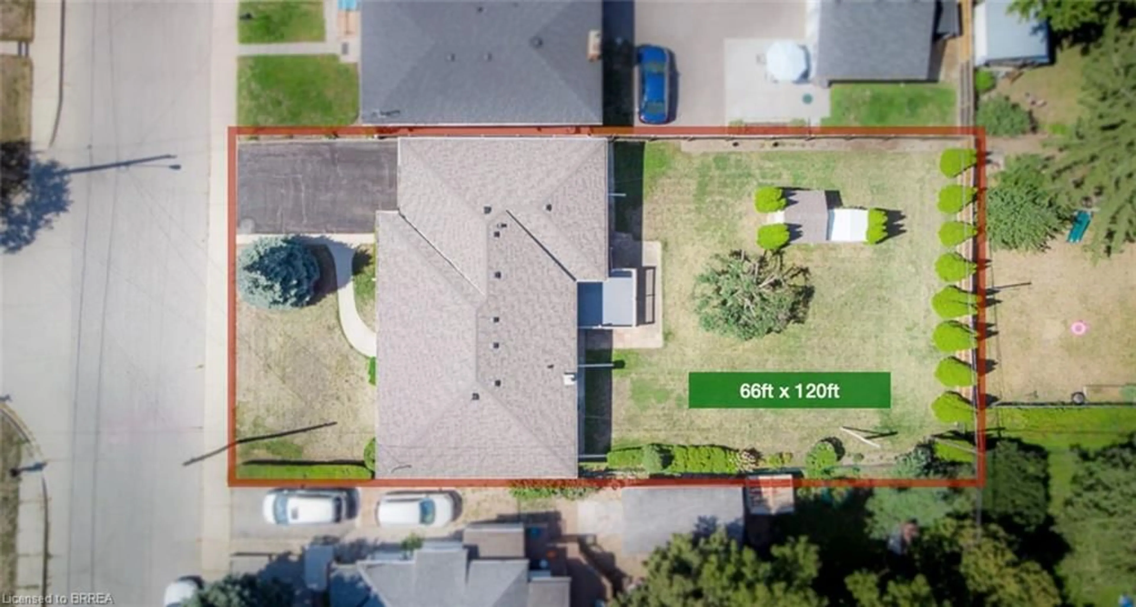 A pic from outside/outdoor area/front of a property/back of a property/a pic from drone, street for 406 Nelson St, Brantford Ontario N3S 4E8