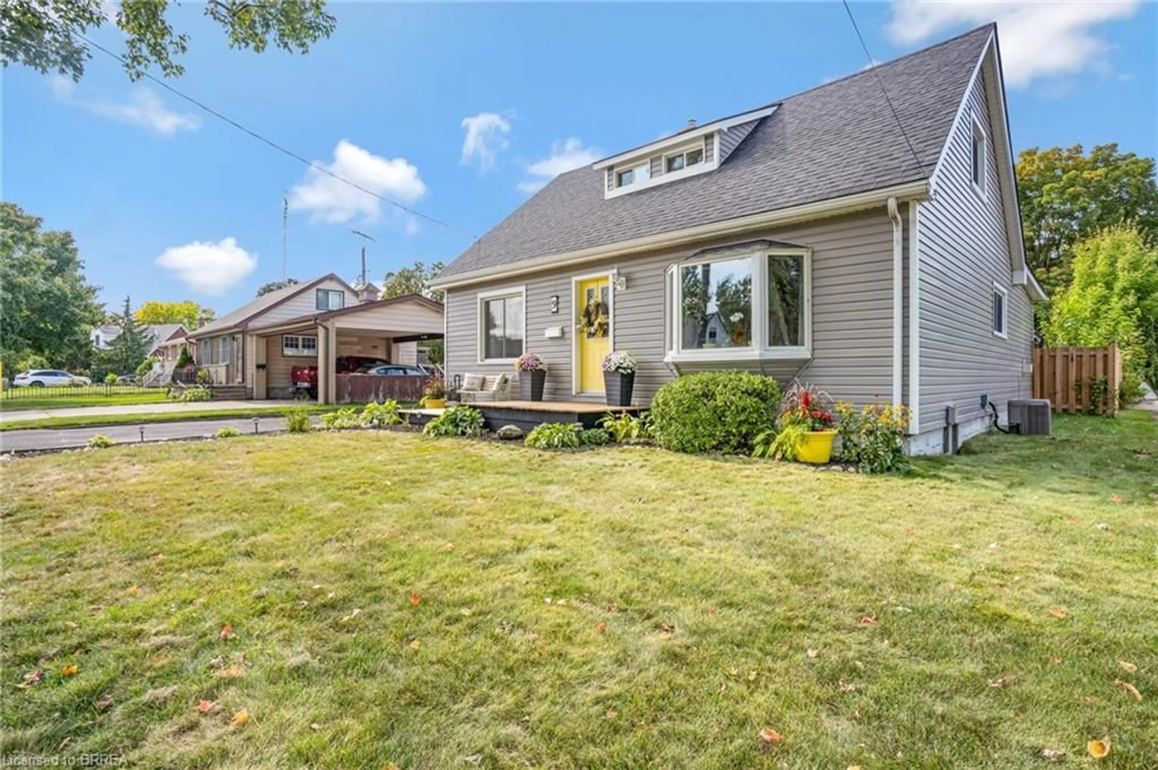 Unknown for 9 Evelyn St, Brantford Ontario N3R 3G8