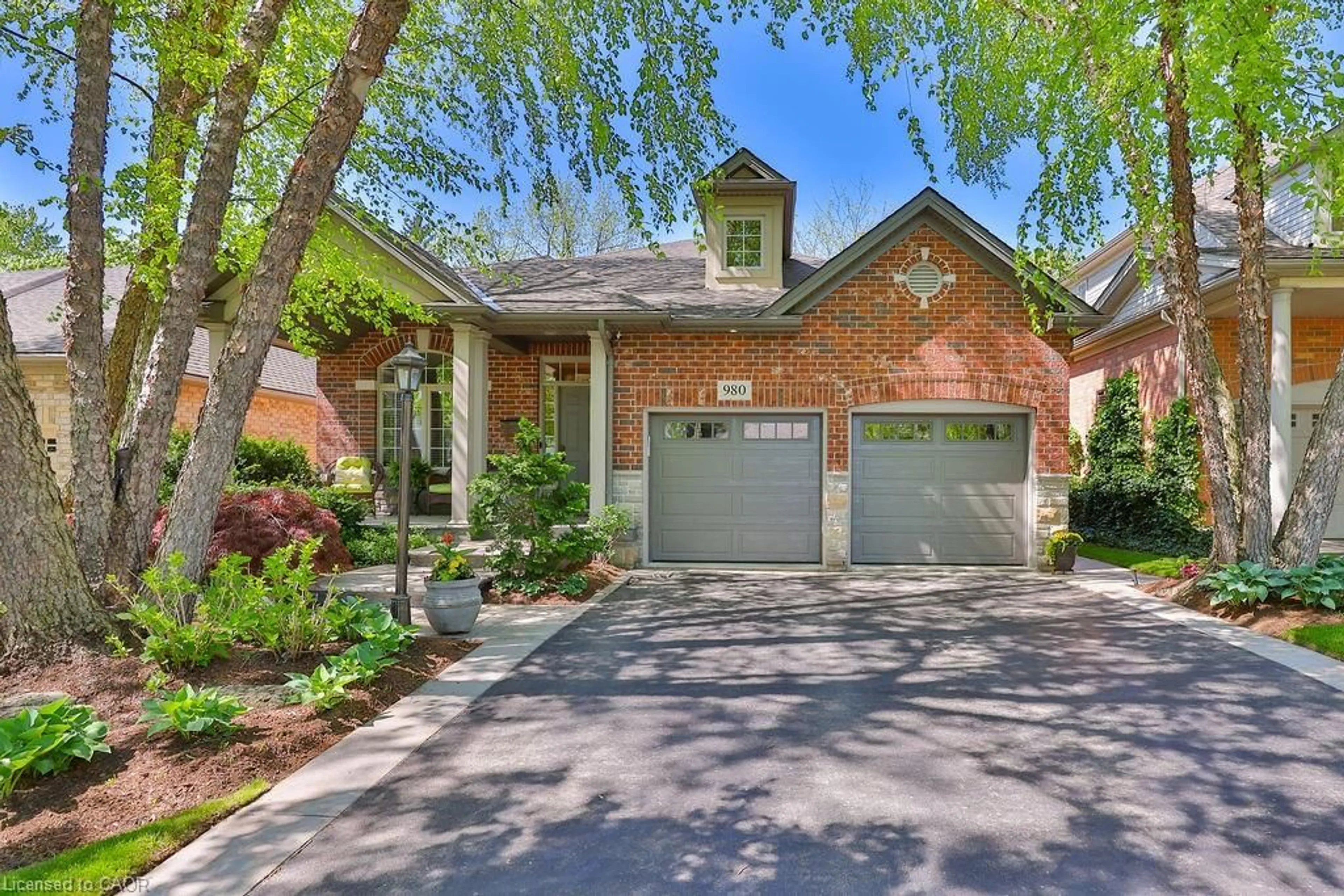 Home with brick exterior material, street for 980 Gorton Ave, Burlington Ontario L7T 1S5