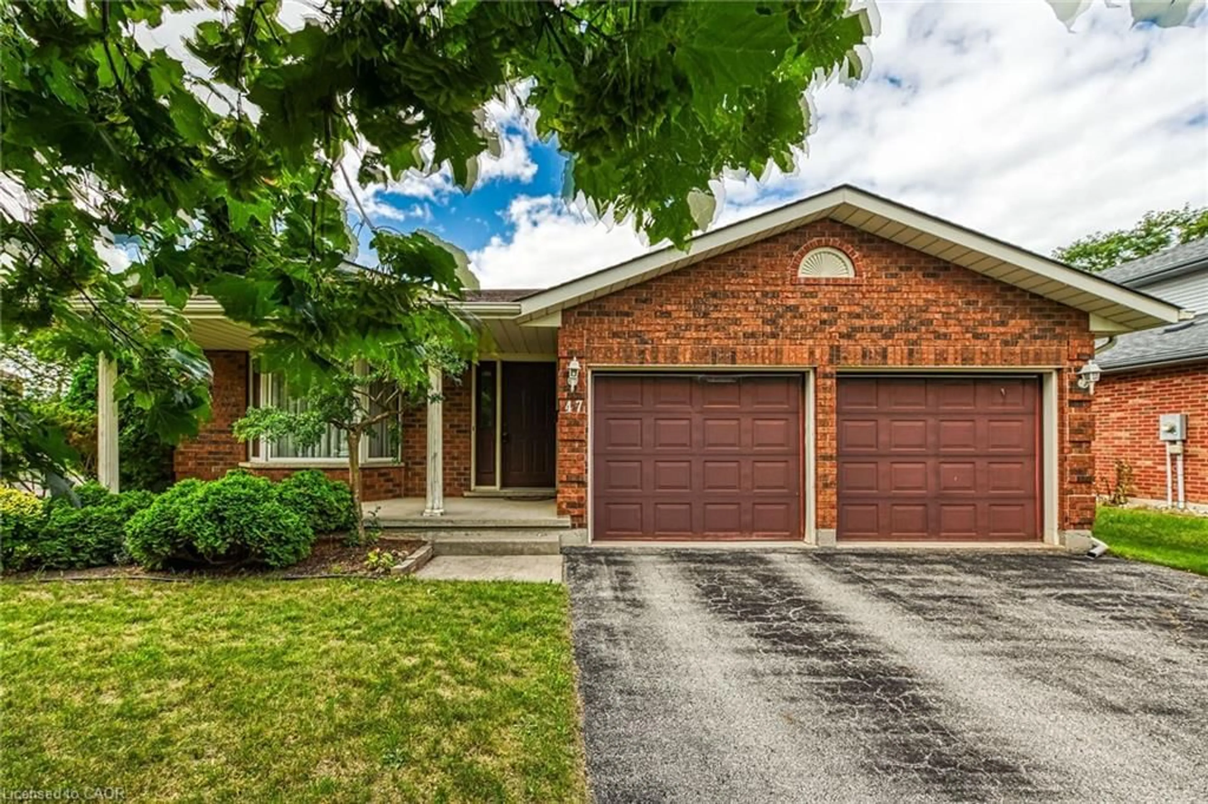 Home with brick exterior material, street for 47 Falls Cres, Simcoe Ontario N3Y 5K4