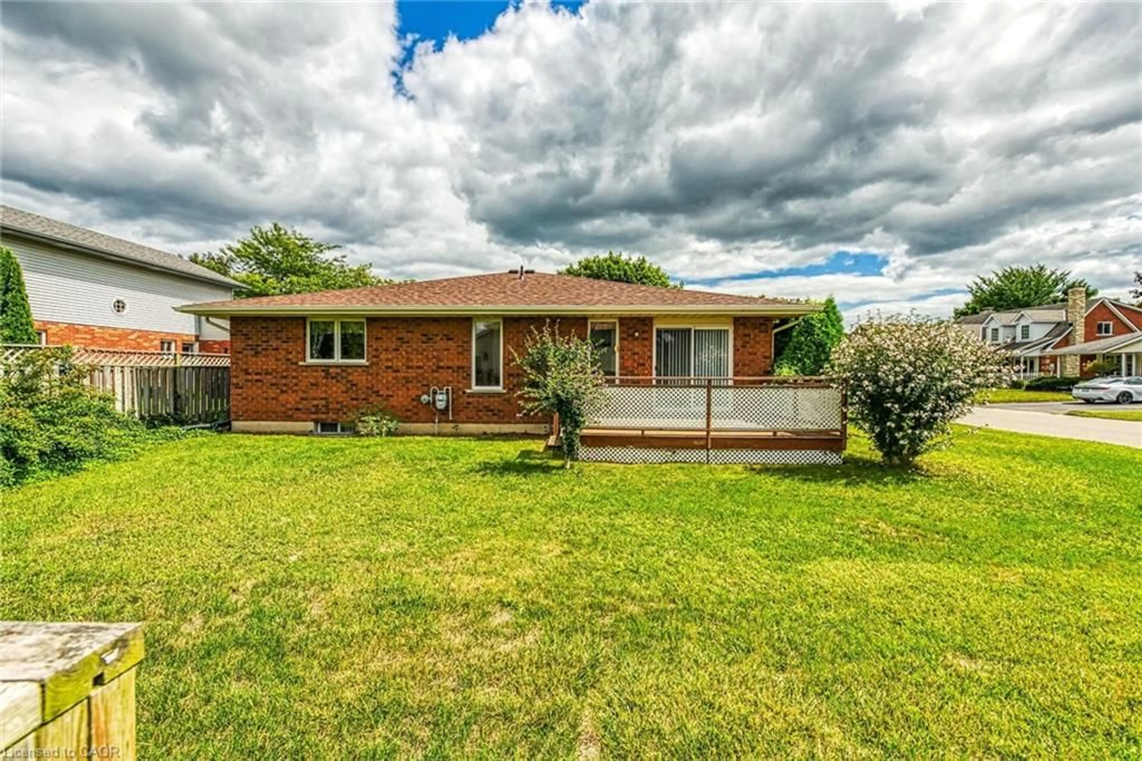Home with brick exterior material, street for 47 Falls Cres, Simcoe Ontario N3Y 5K4