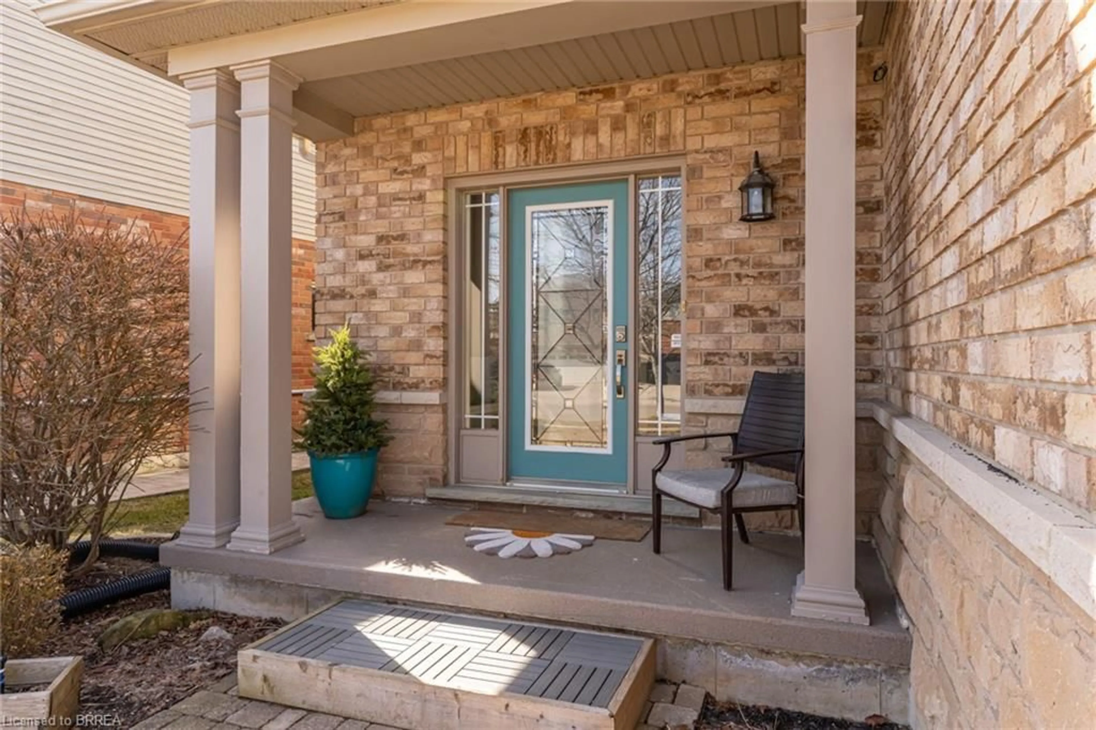 Indoor entryway for 81 Windwood Dr, Binbrook Ontario L0R 1C0