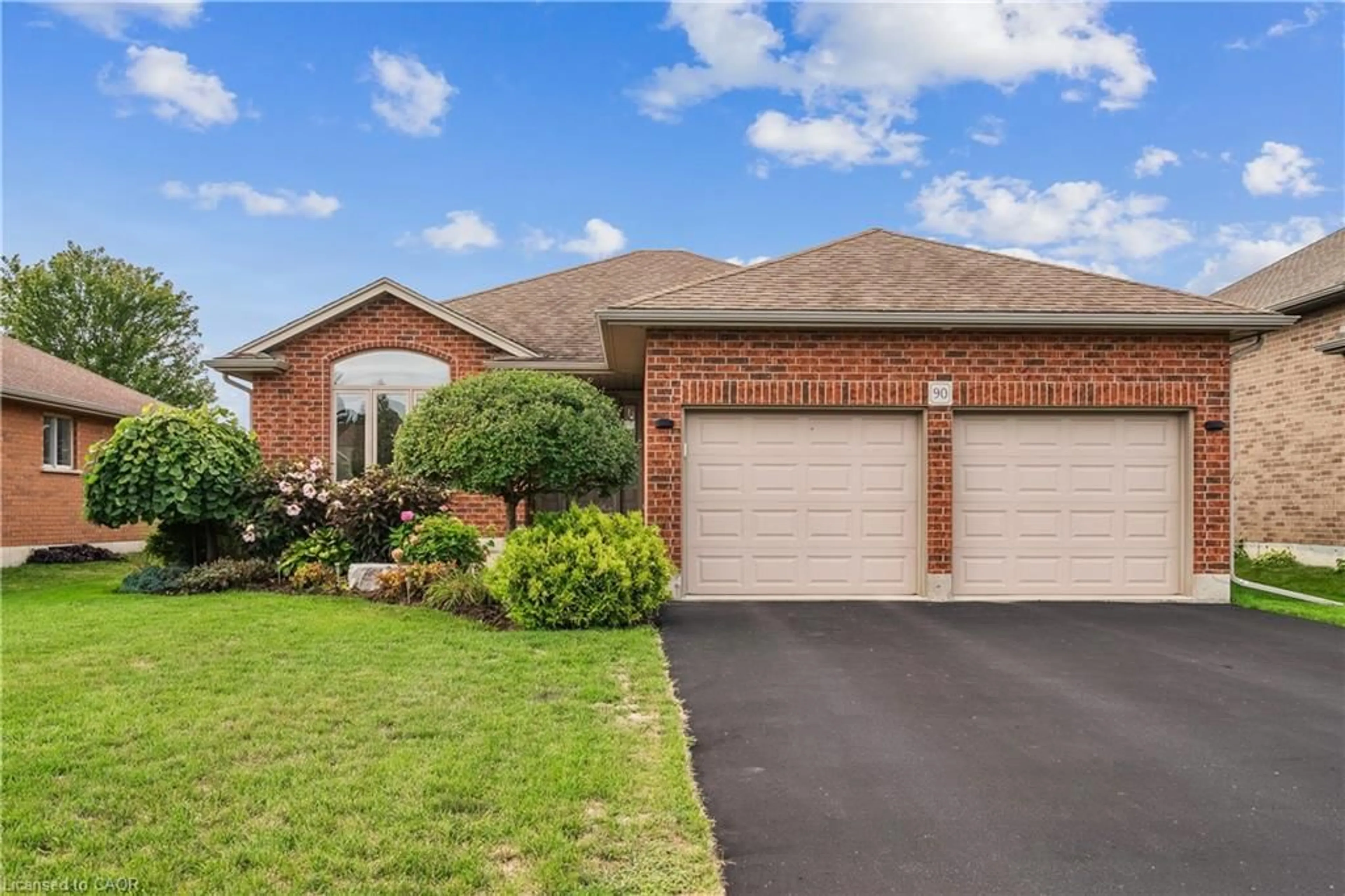 Home with brick exterior material, street for 90 Driftwood Dr, Simcoe Ontario N3Y 0B4