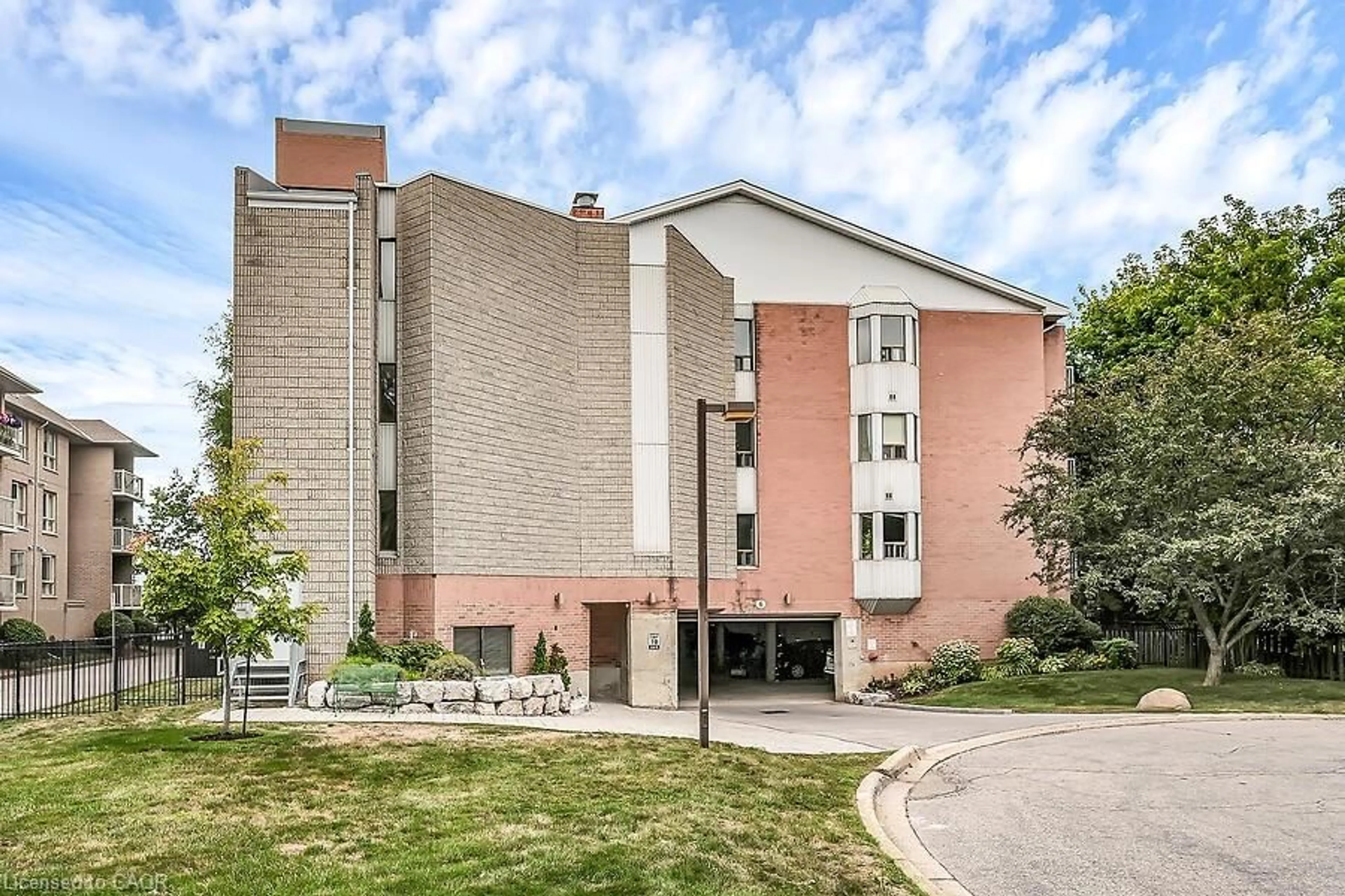 Unknown for 6 Niagara St #204, Grimsby Ontario L3M 5A4
