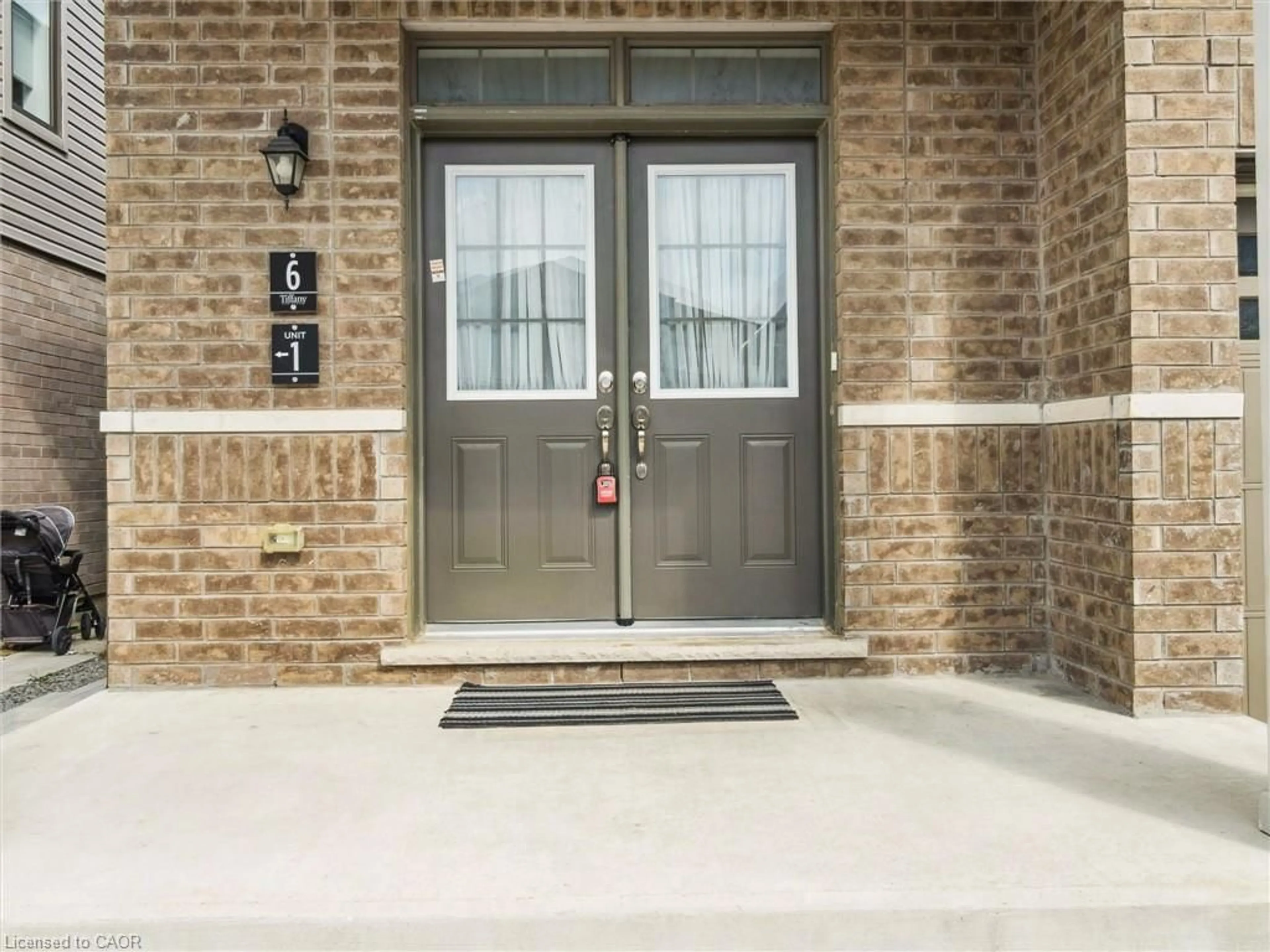 Indoor entryway for 6 Bannister Rd, Barrie Ontario L9J 0L4