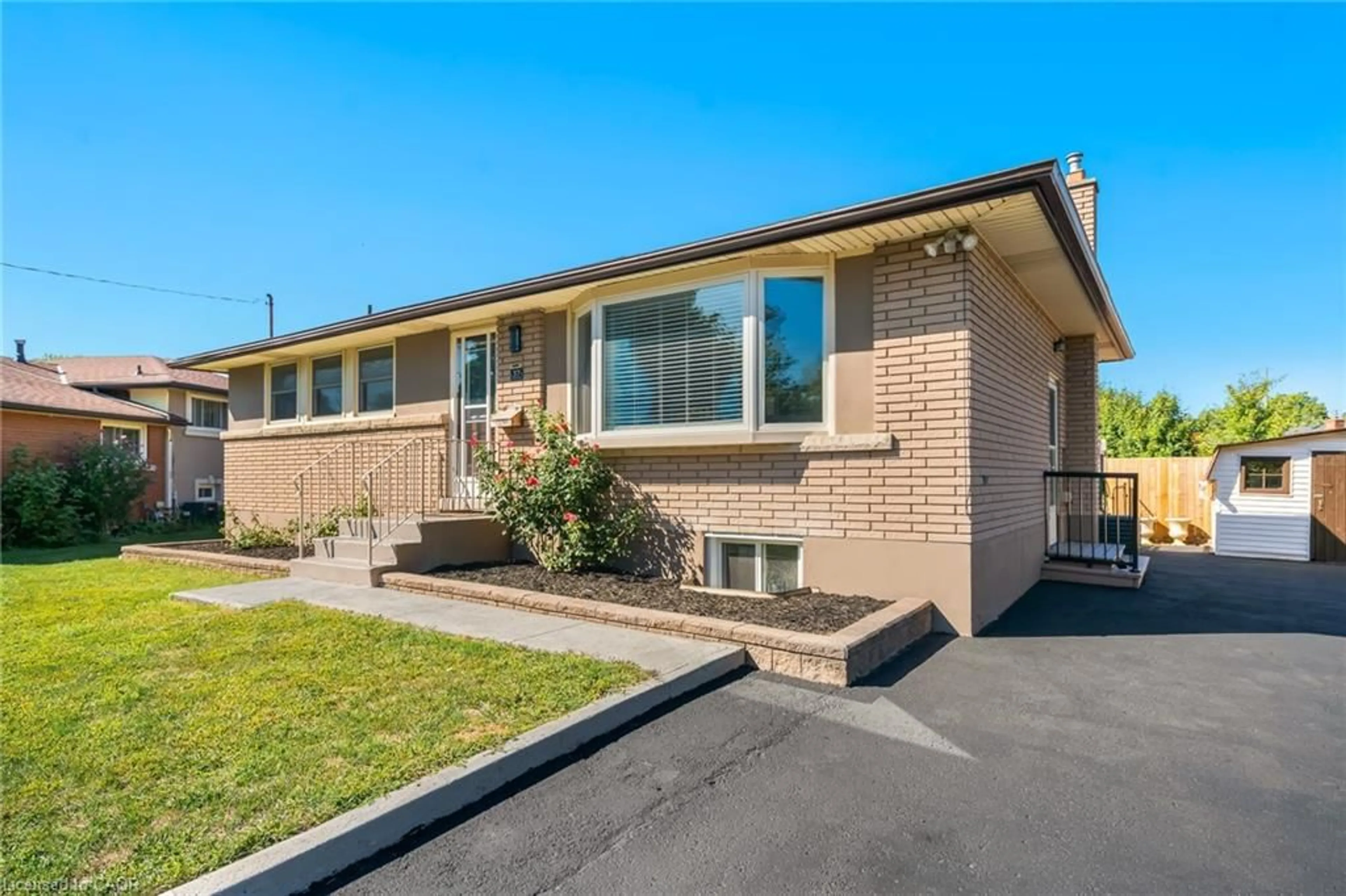 Home with brick exterior material, street for 37 Coronation Blvd, St. Catharines Ontario L2S 2V2