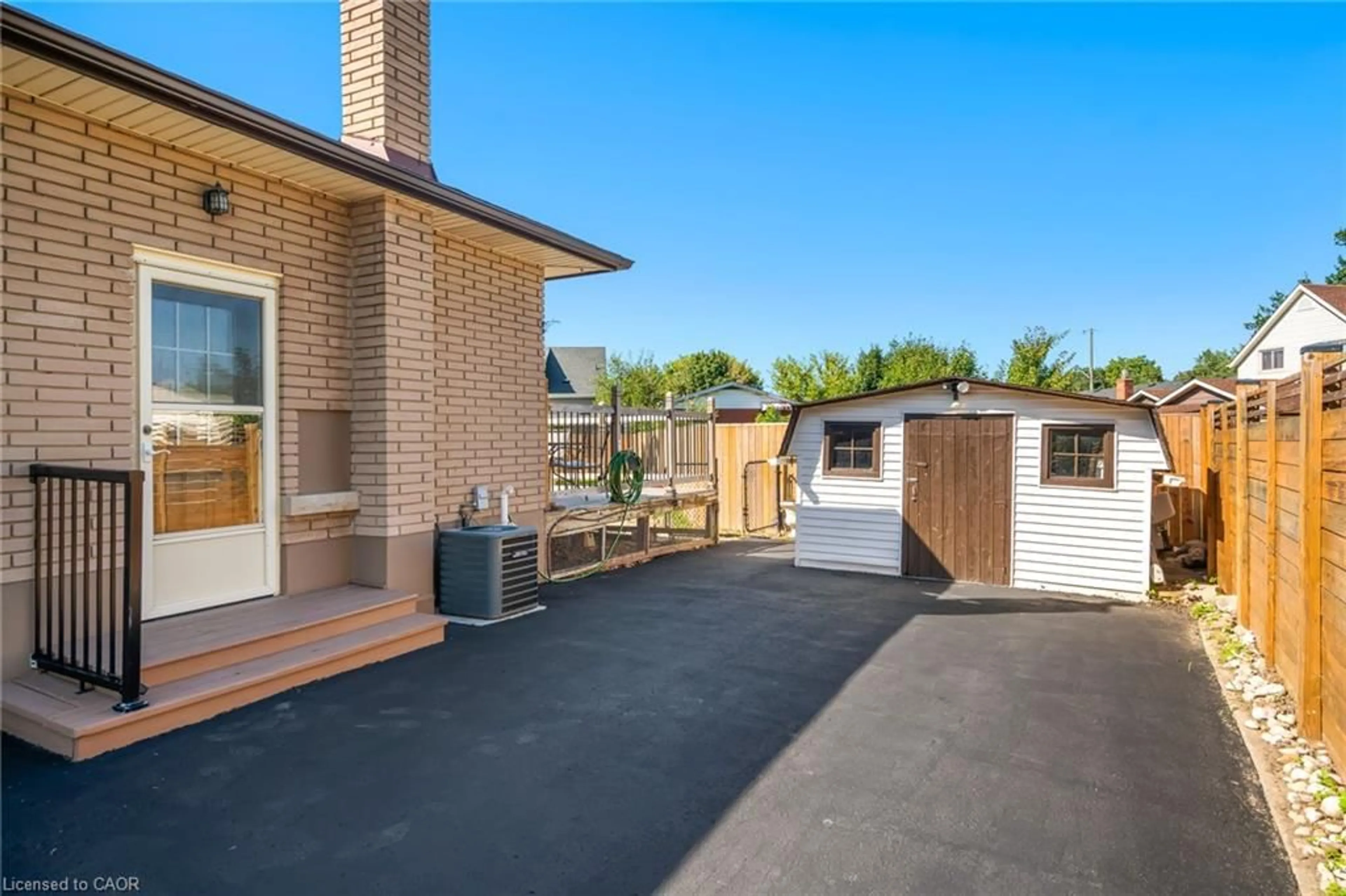 Patio, street for 37 Coronation Blvd, St. Catharines Ontario L2S 2V2