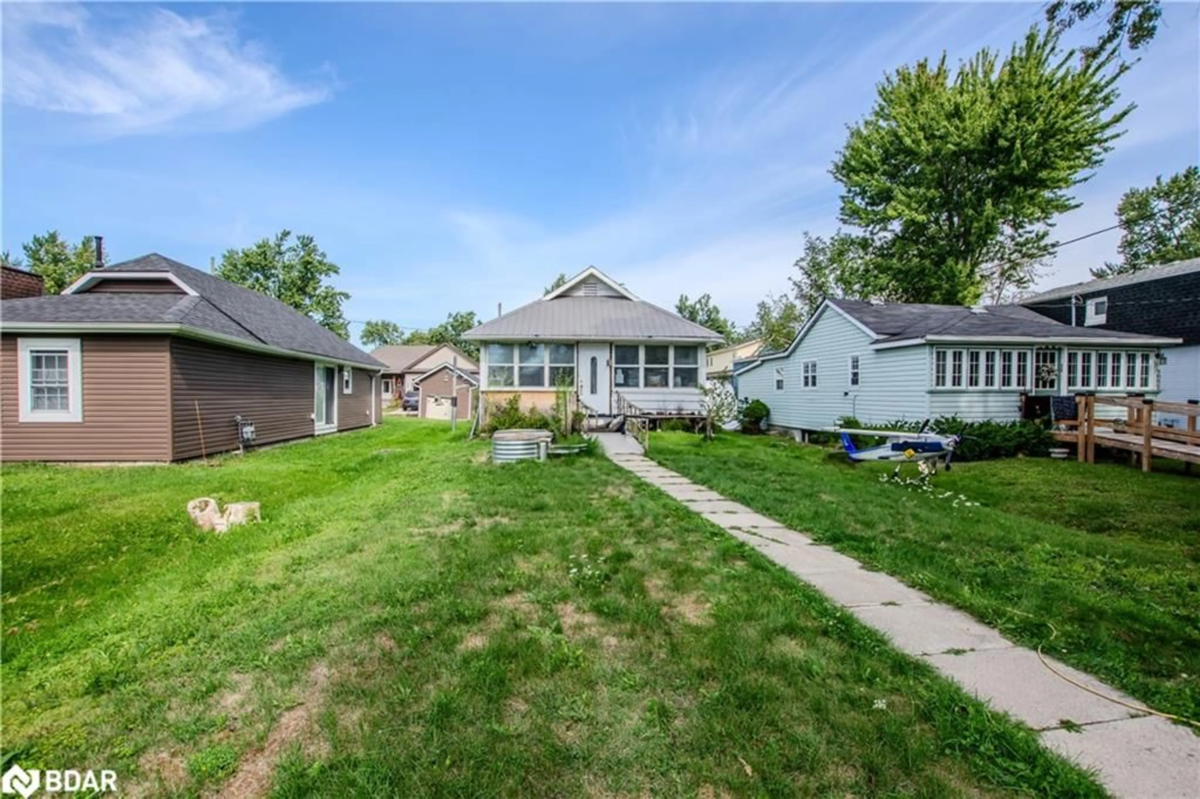 A pic from outside/outdoor area/front of a property/back of a property/a pic from drone, street for 1056 Wood St, Churchill Ontario L0L 1K0