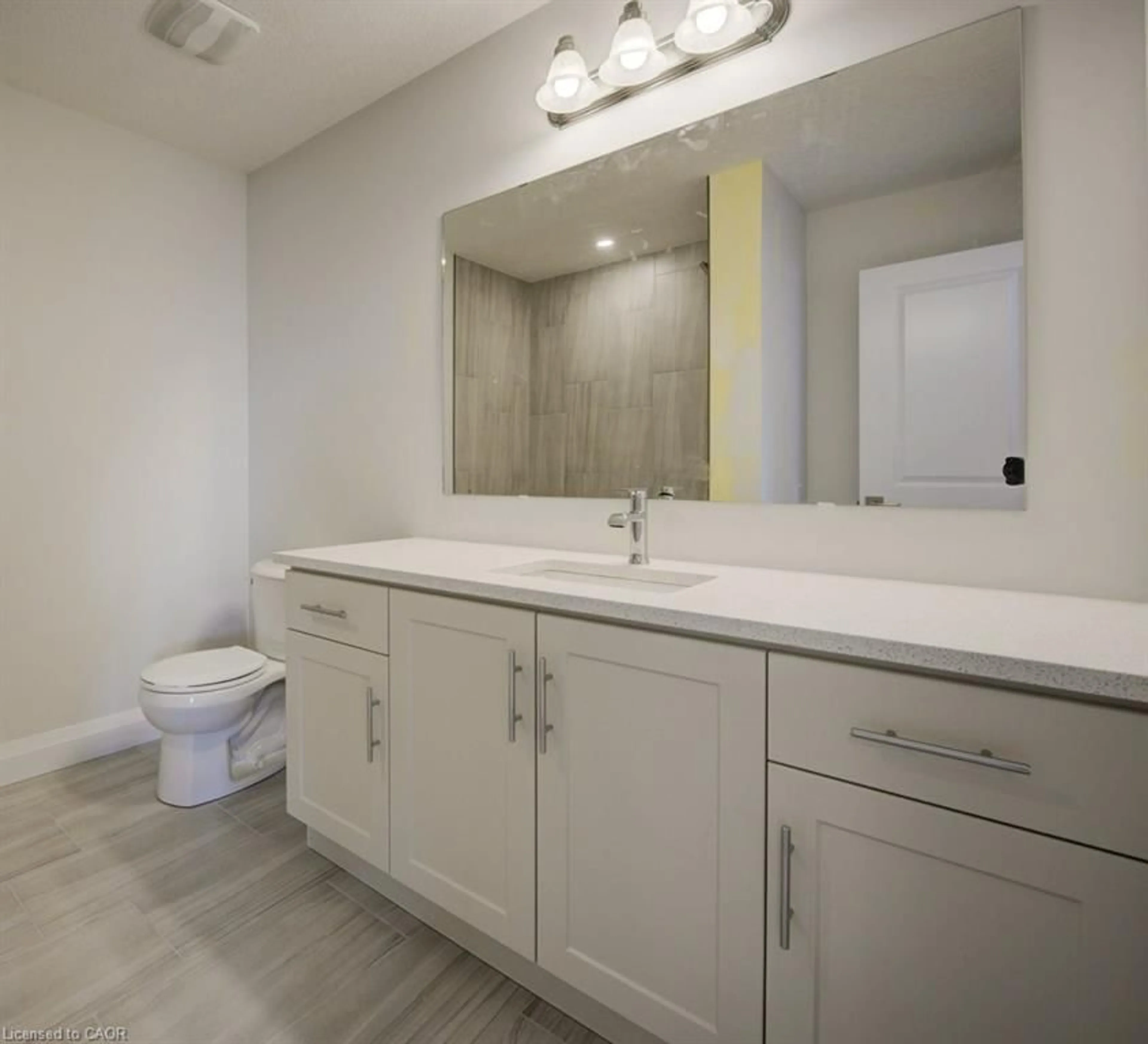 Standard bathroom, unknown for 236 Applewood St #7, Plattsville Ontario N0J 1S0