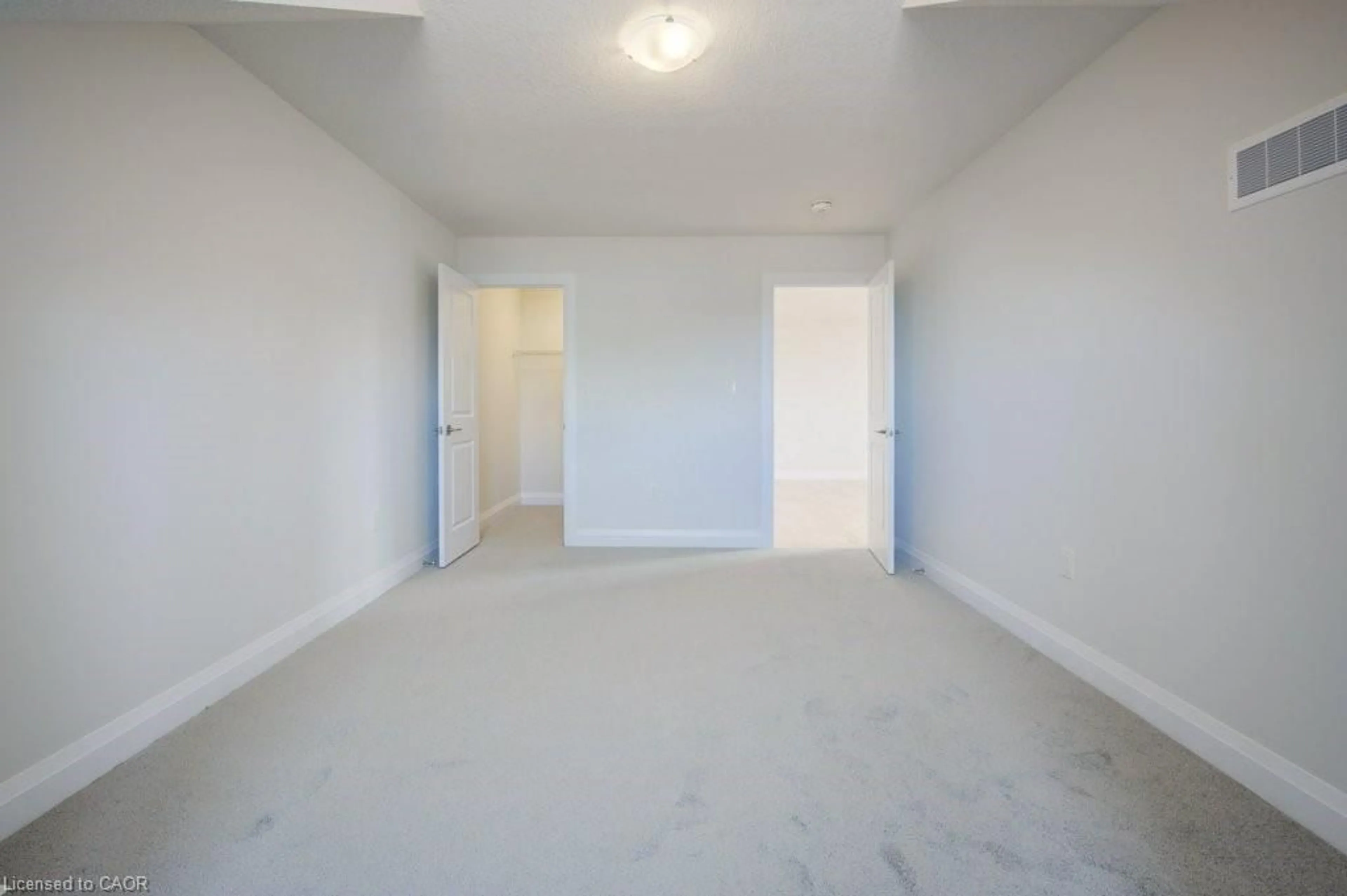 A pic of a room for 236 Applewood St #7, Plattsville Ontario N0J 1S0
