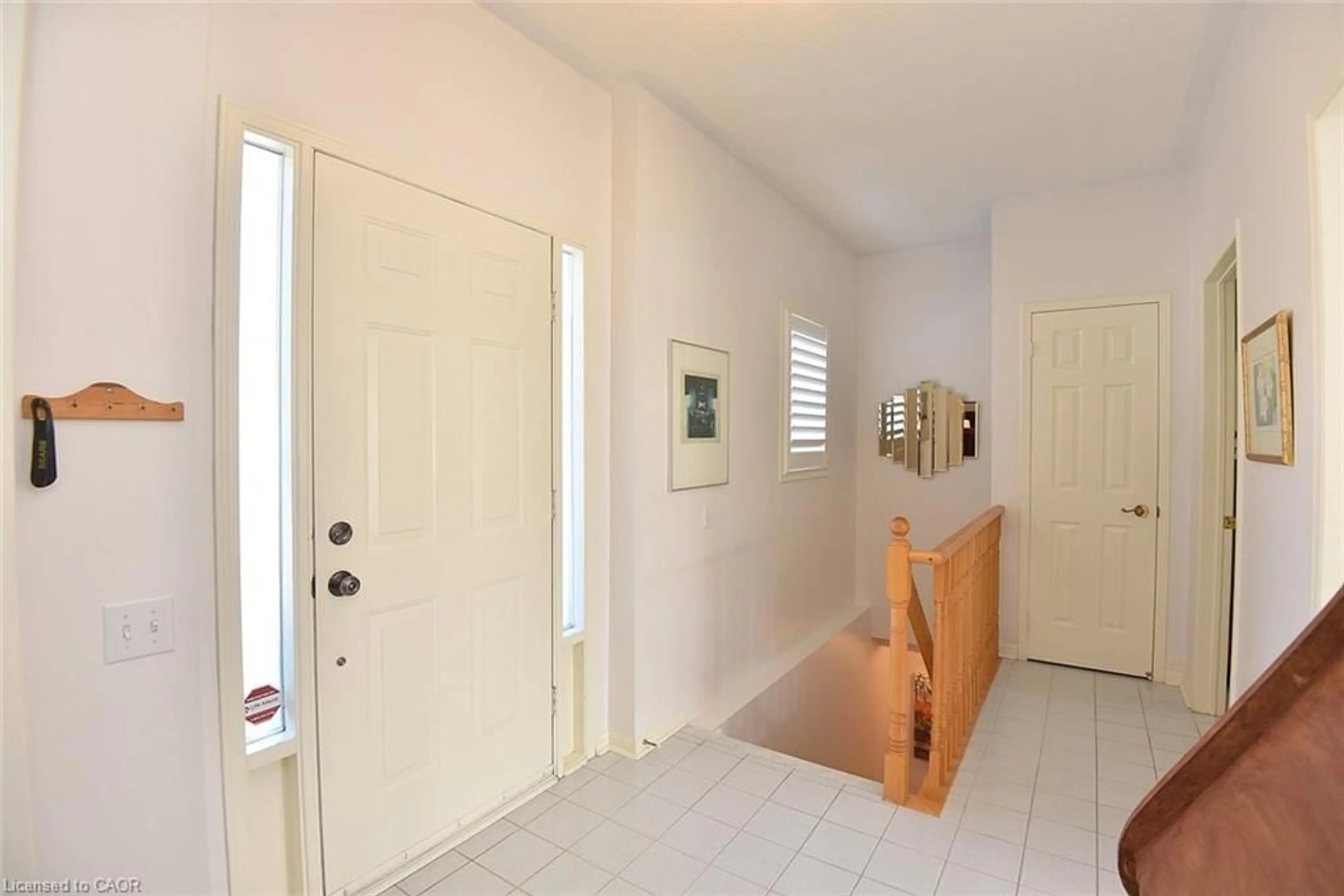 Indoor entryway for 137 Silverbirch Blvd, Mount Hope Ontario L0R 1W0
