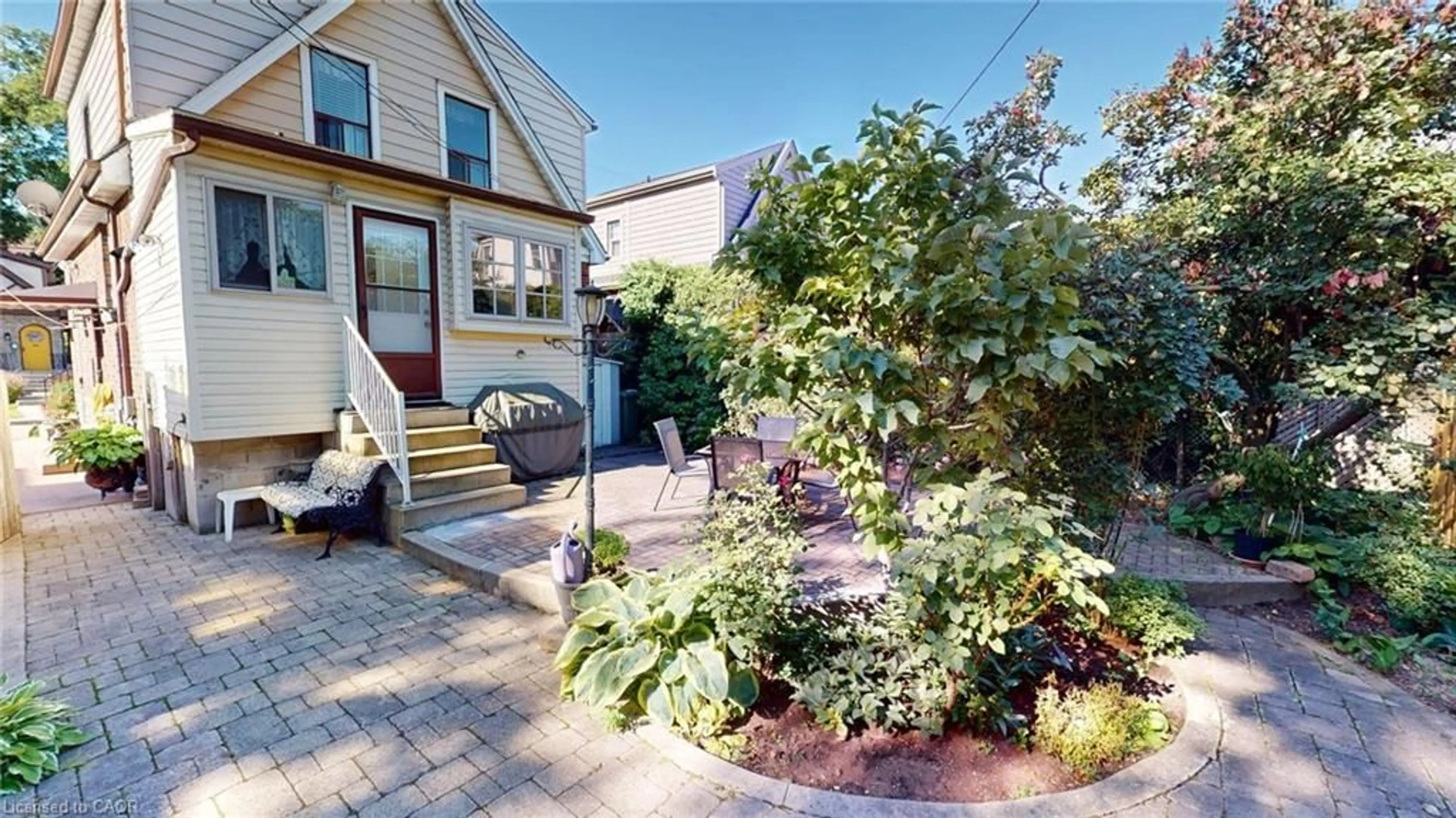Patio, street for 12 Orchard Hill, Hamilton Ontario L8P 2V7