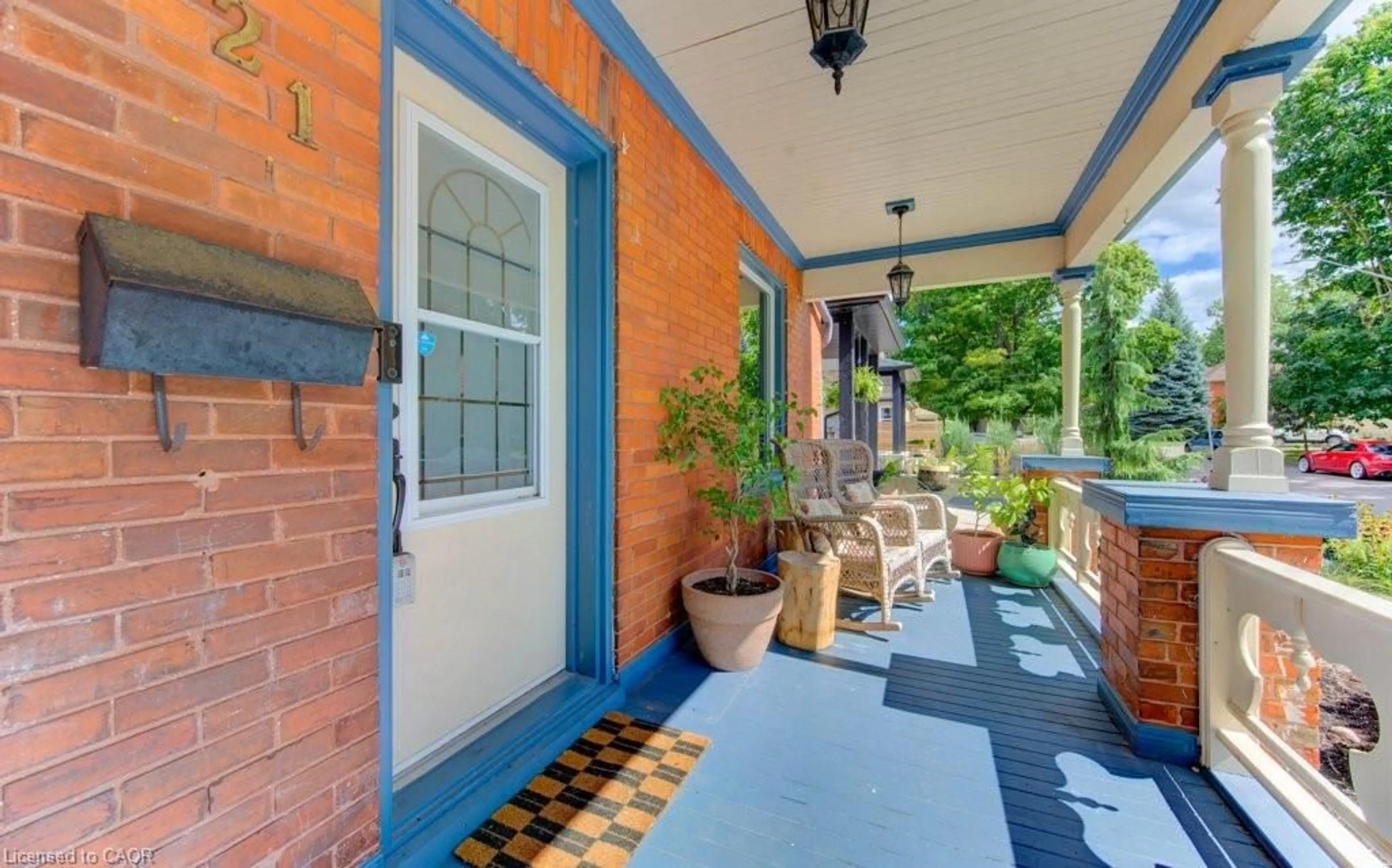 Patio, street for 921 Moore St, Cambridge Ontario N3H 3C2