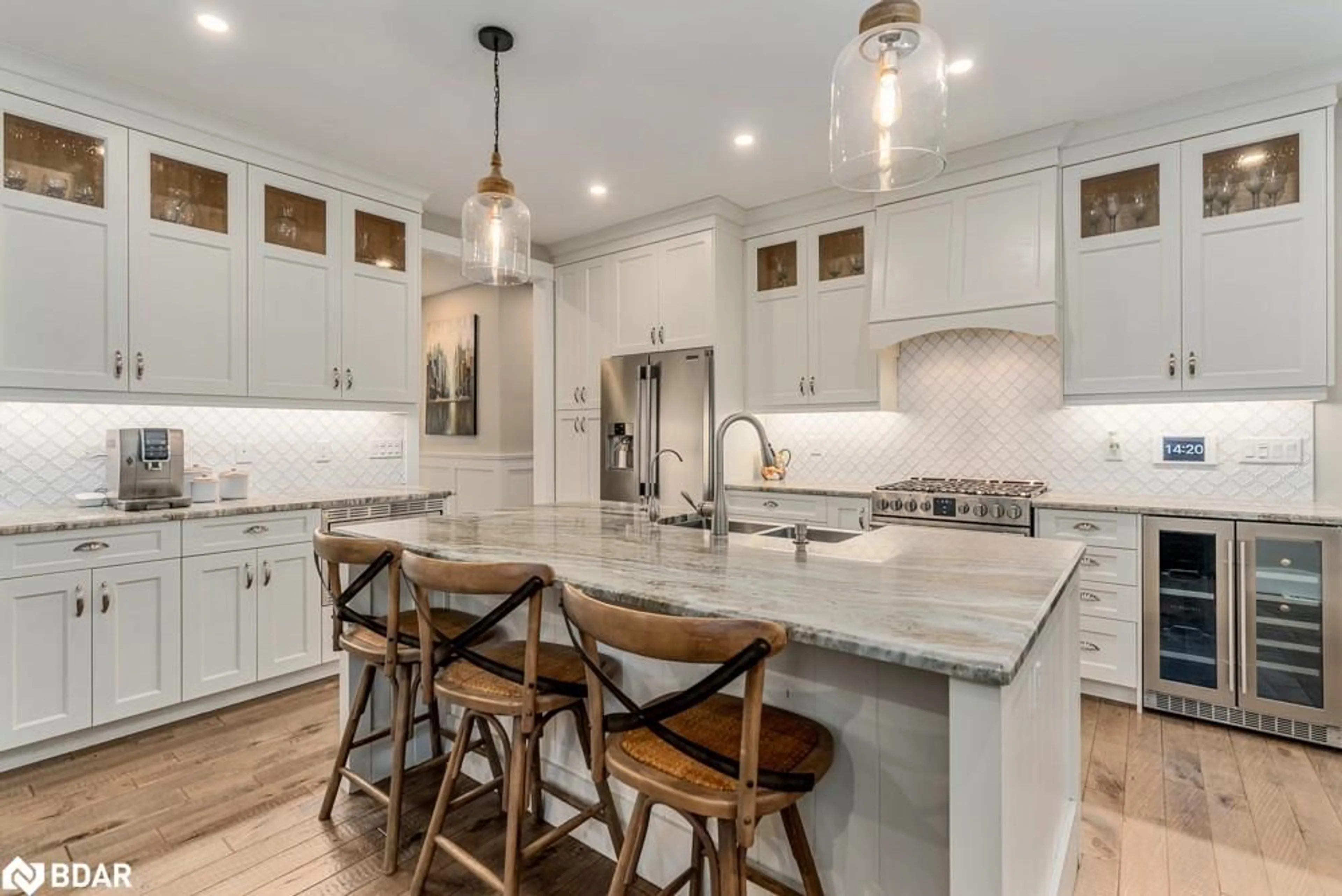 Open concept kitchen, ceramic/tile floor for 77 Mennill Dr, Minesing Ontario L9X 0J2