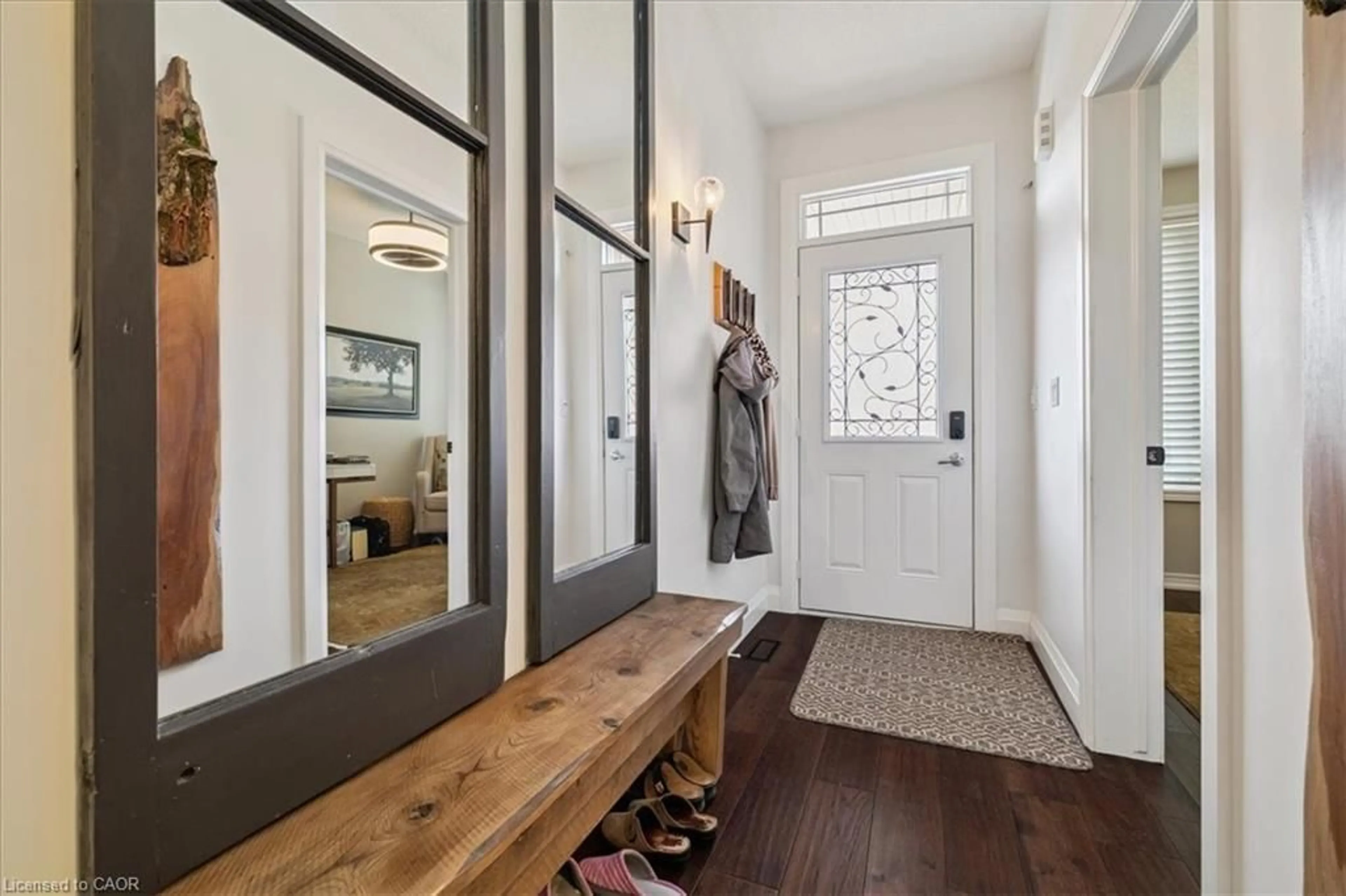 Indoor entryway for 2125 Itabashi Way #144, Burlington Ontario L7M 0A1