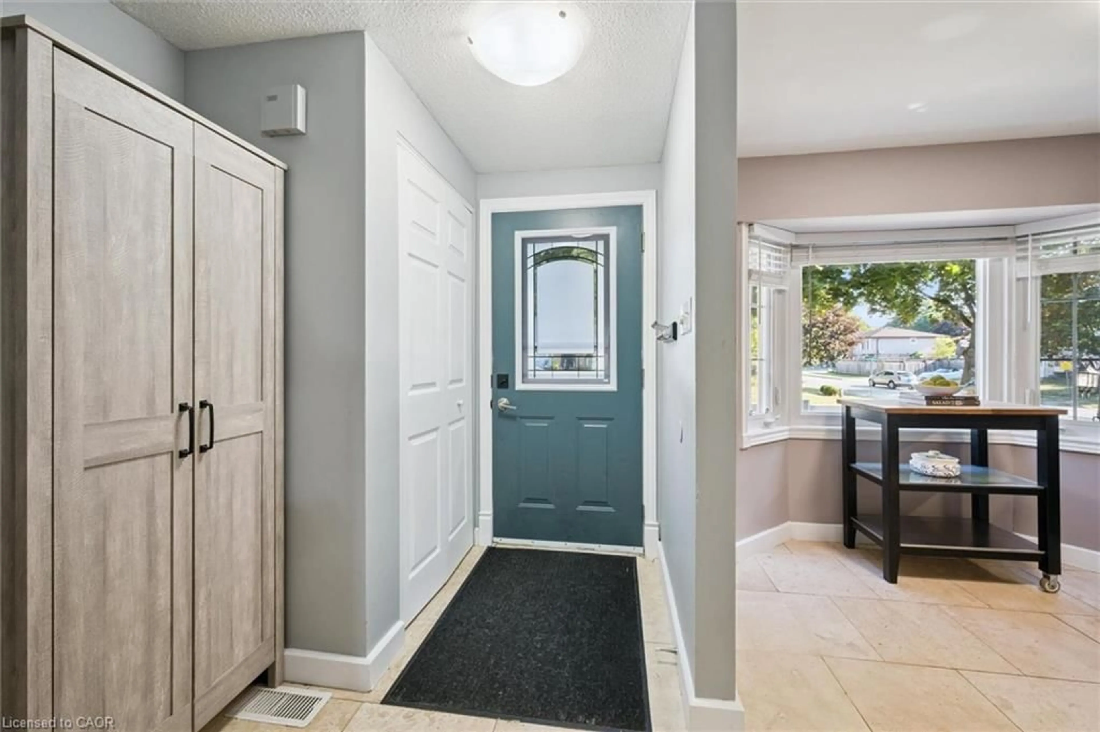 Indoor entryway for 99 Carter Cres, Cambridge Ontario N1R 6B1