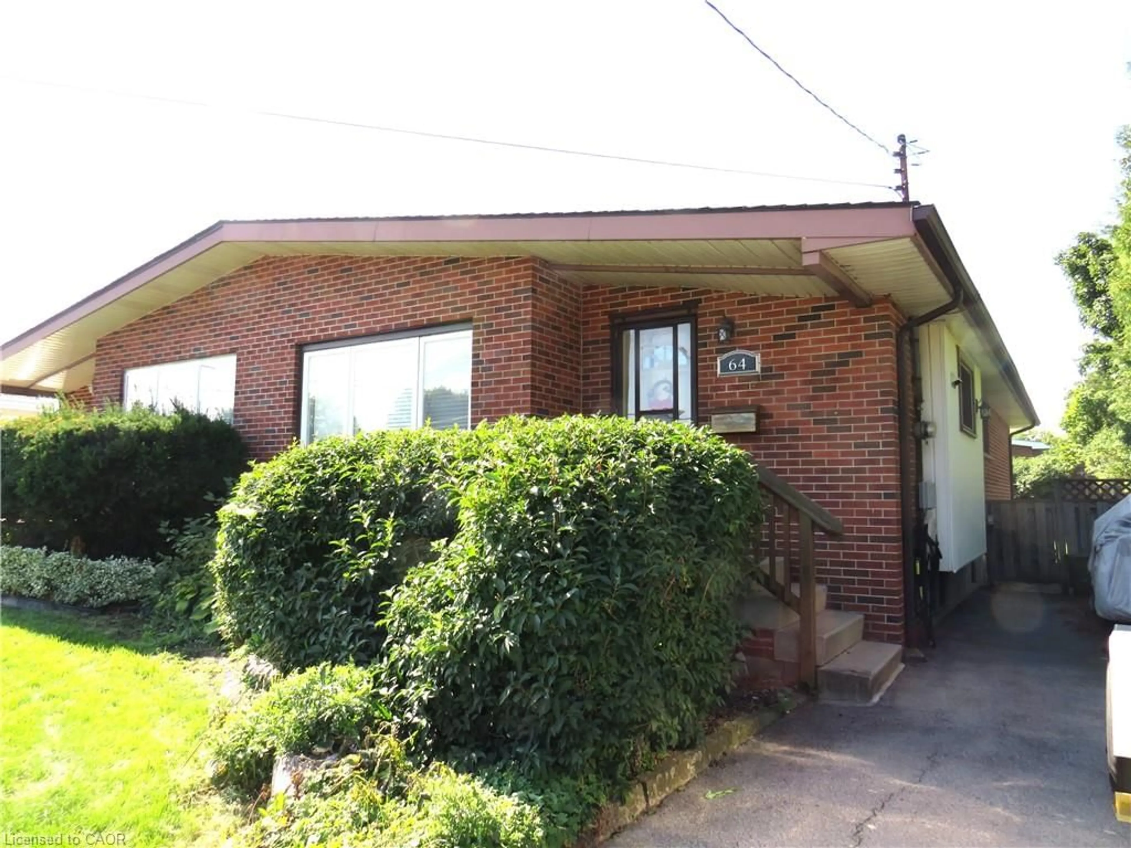 Home with brick exterior material, unknown for 64 Luscombe St, Hamilton Ontario L9A 2J8