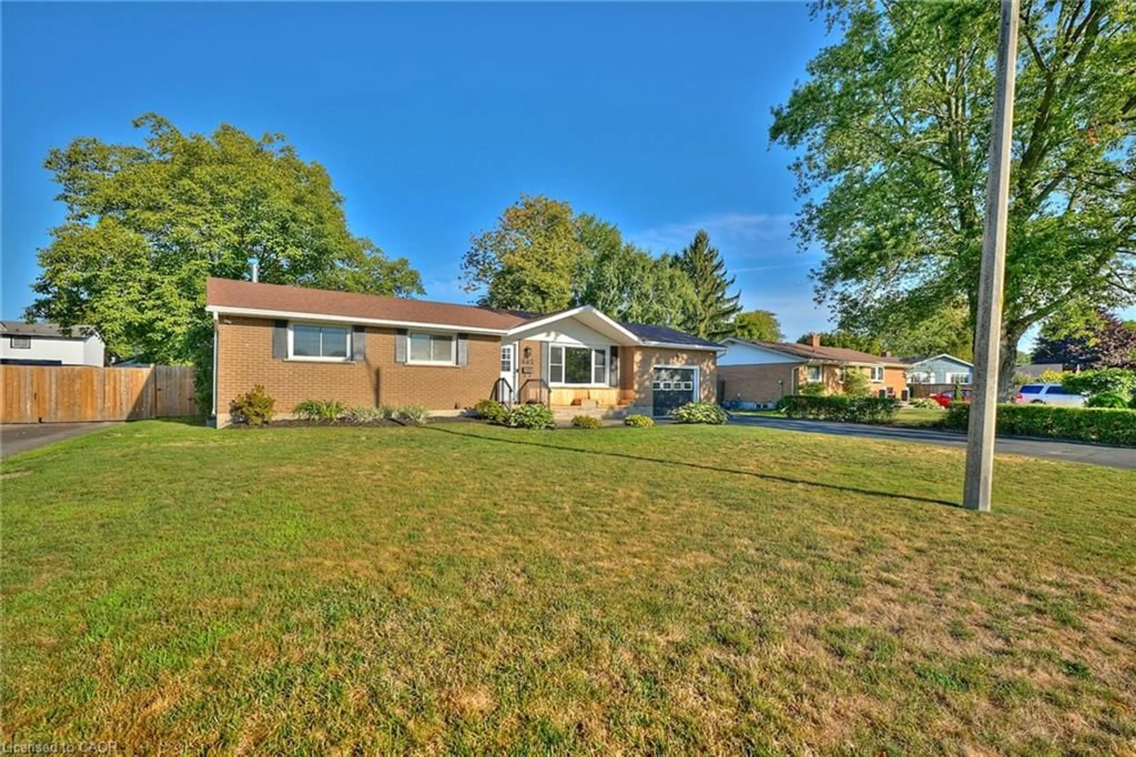 Unknown for 982 John St, Dunnville Ontario N1A 2R8