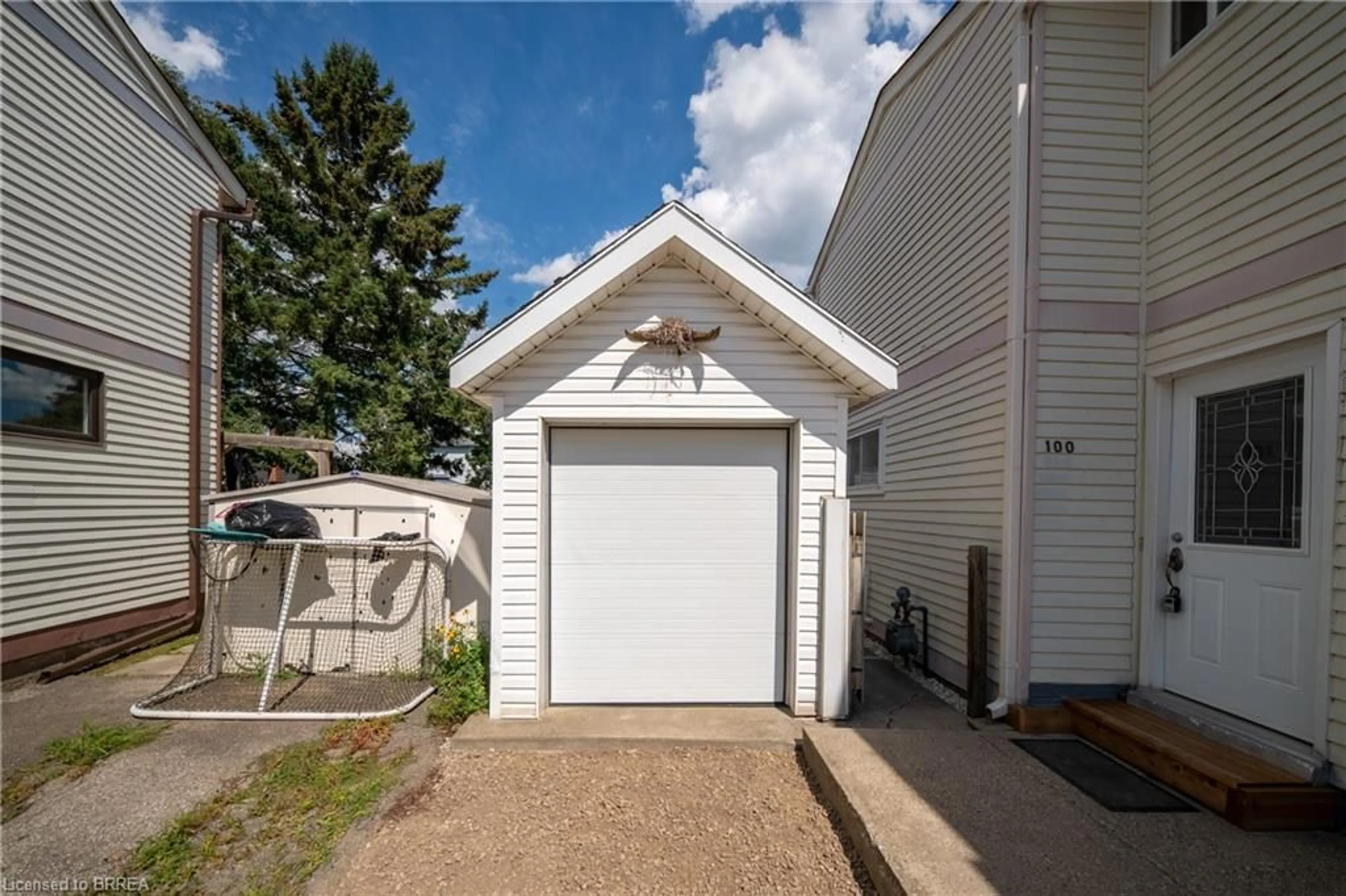 Unknown for 100 White Owl Cres, Brantford Ontario N3P 1A2