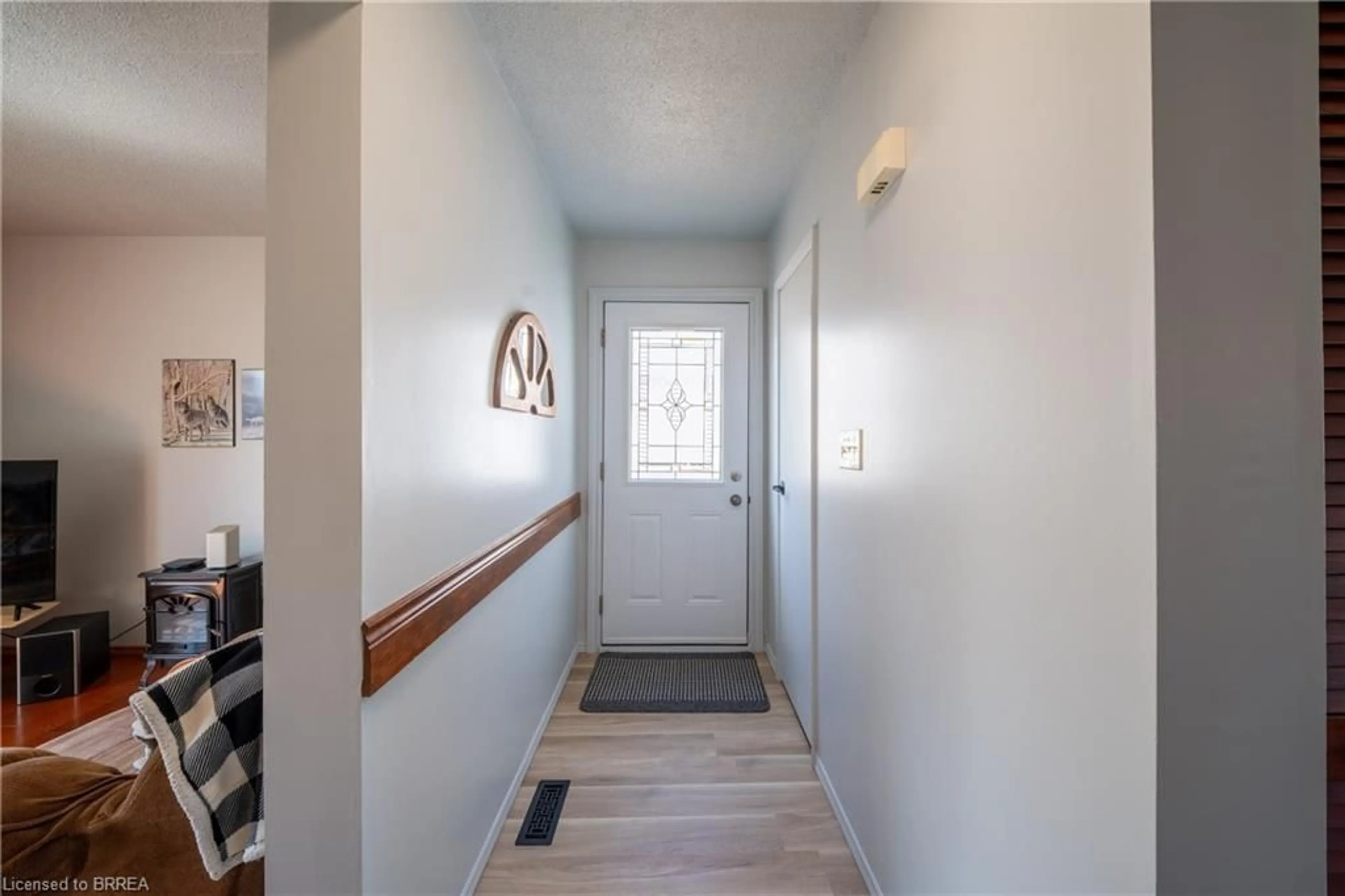 Indoor entryway for 100 White Owl Cres, Brantford Ontario N3P 1A2