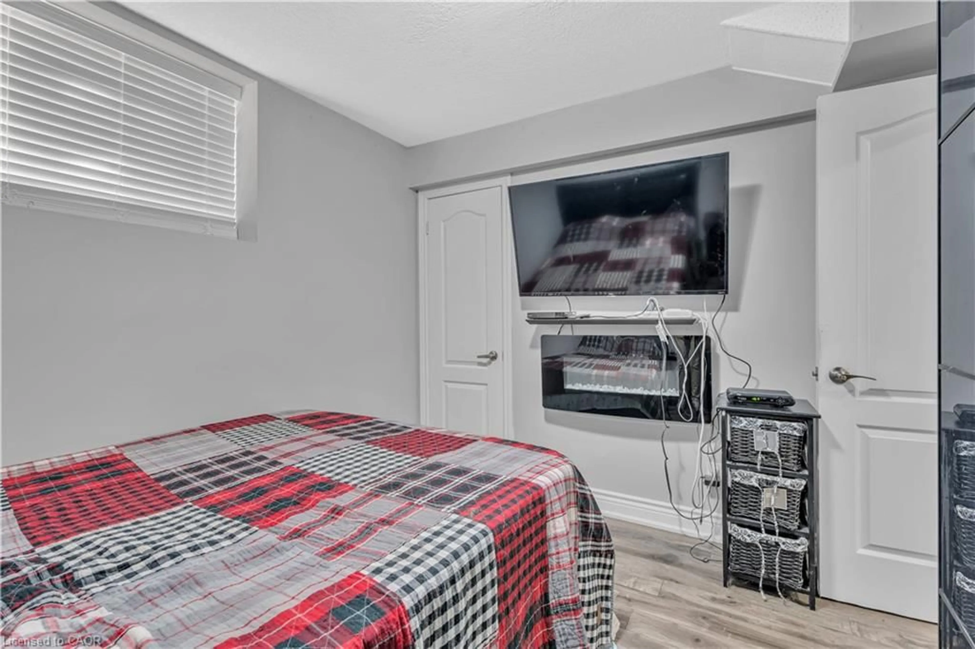 A pic of a room for 318 East 43rd St, Hamilton Ontario L8T 3C7